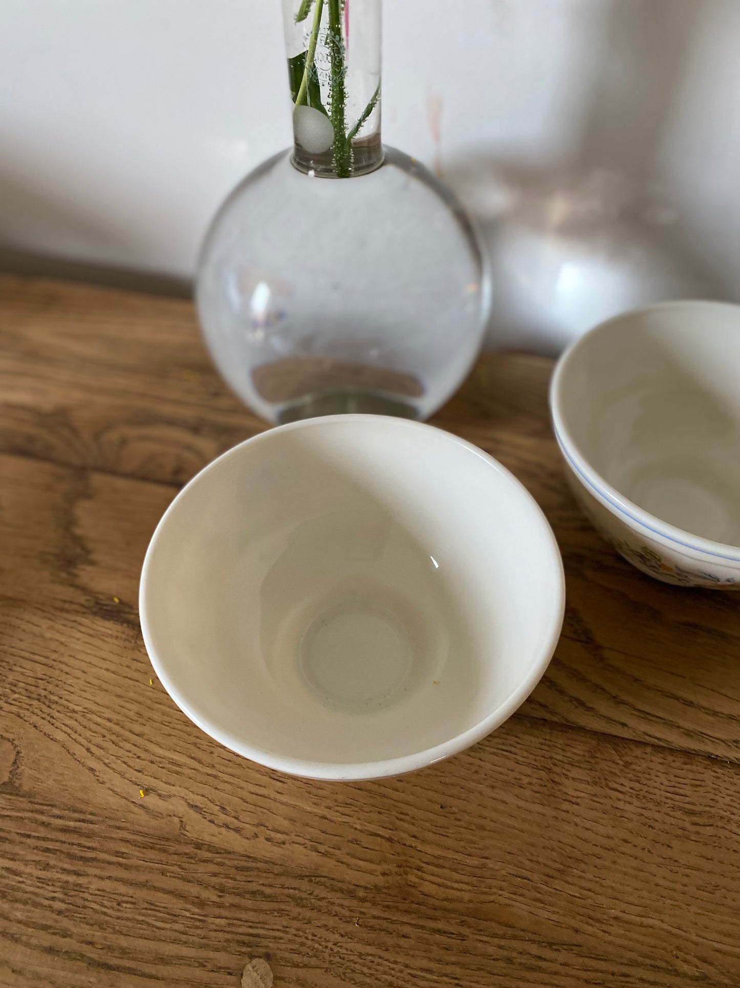 Paire de bols en opaline ancienne