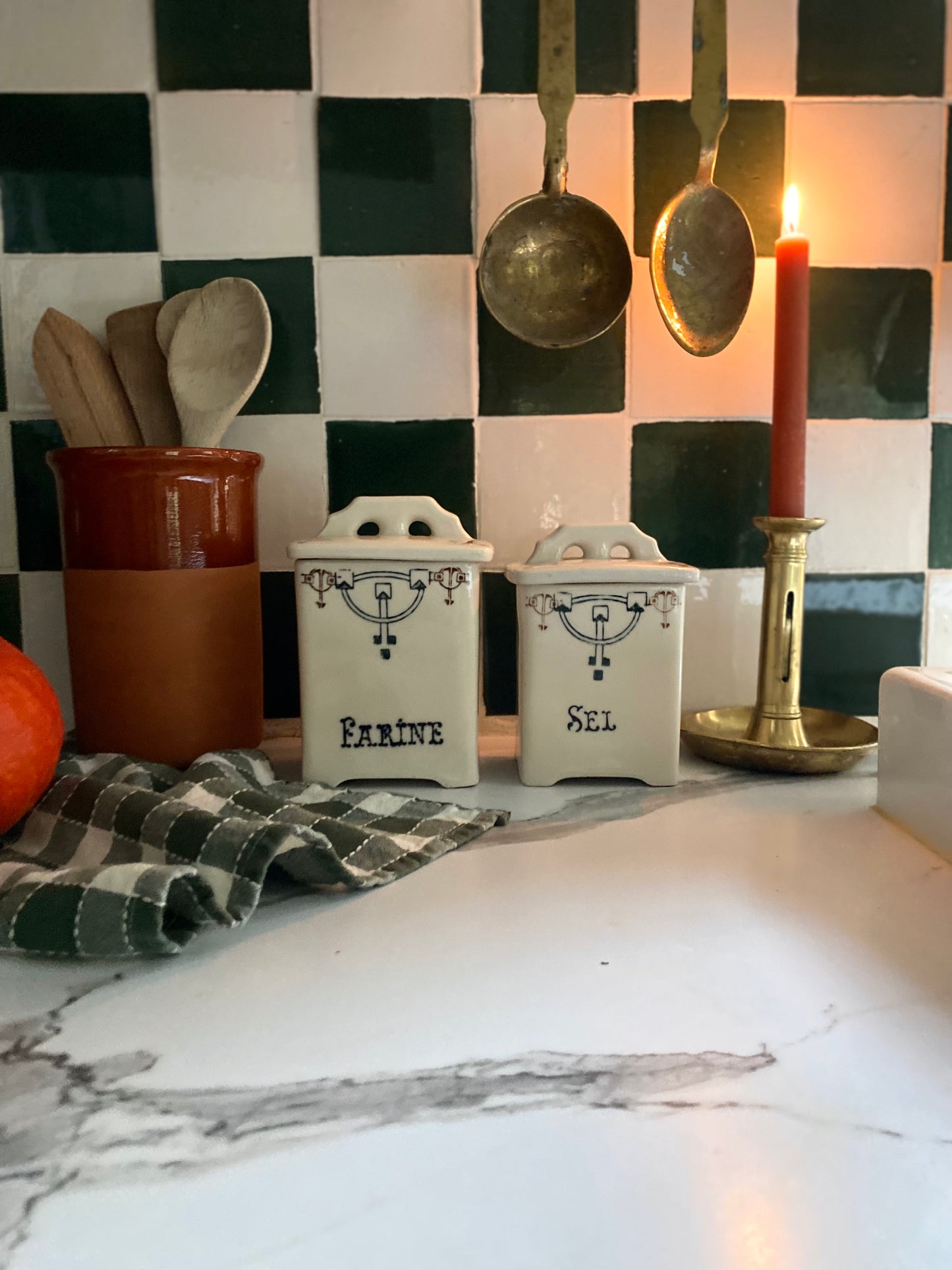 Duo de pots à épices 1920