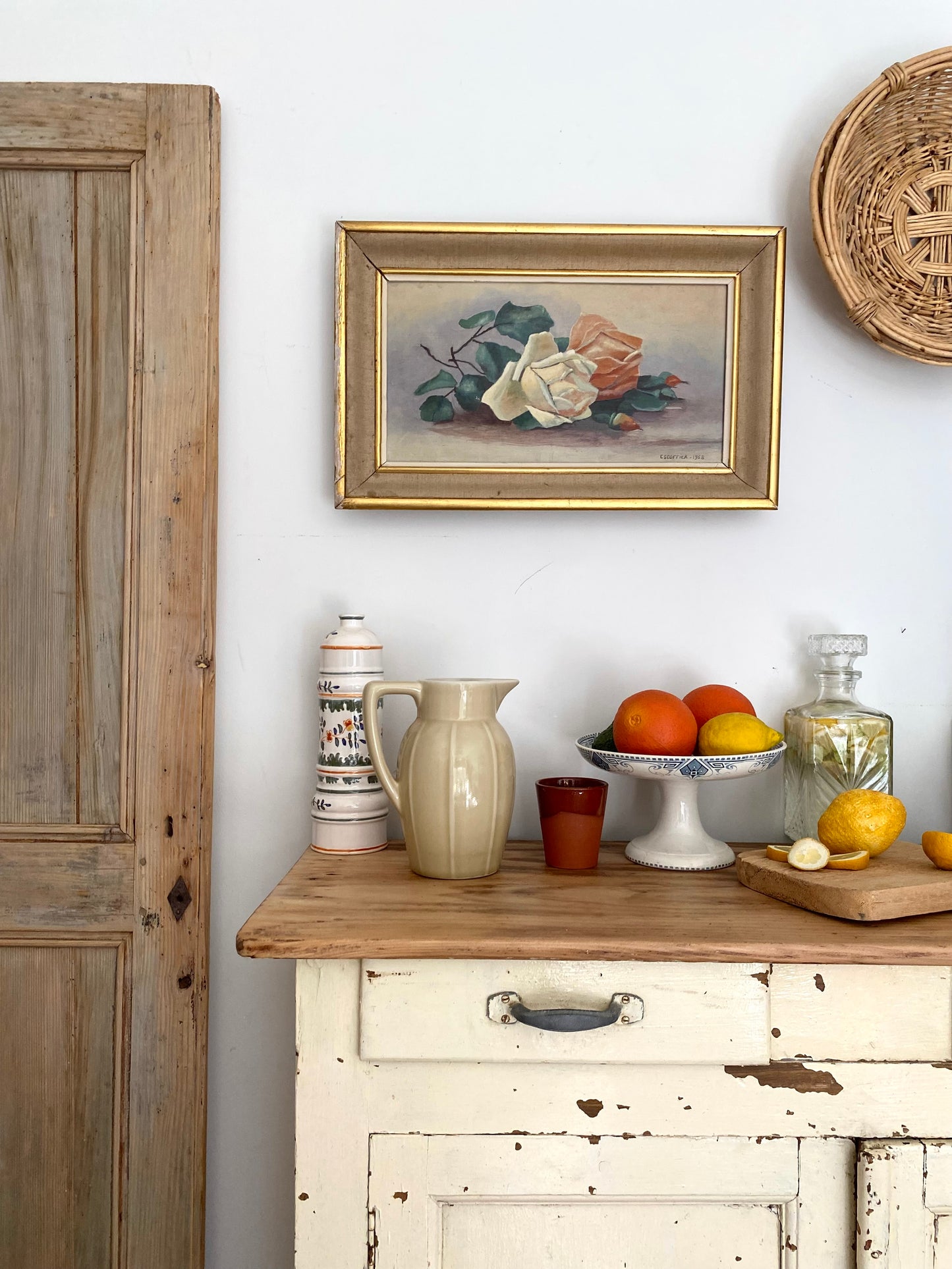 Bouteille décorative en céramique ancienne