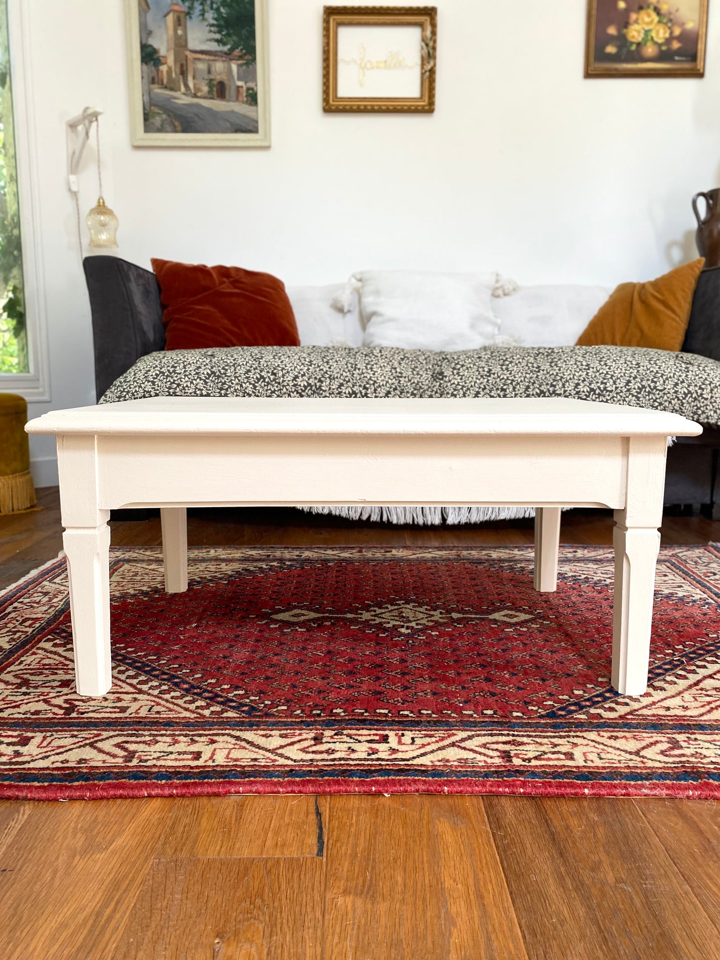 Table basse en bois ancien écru