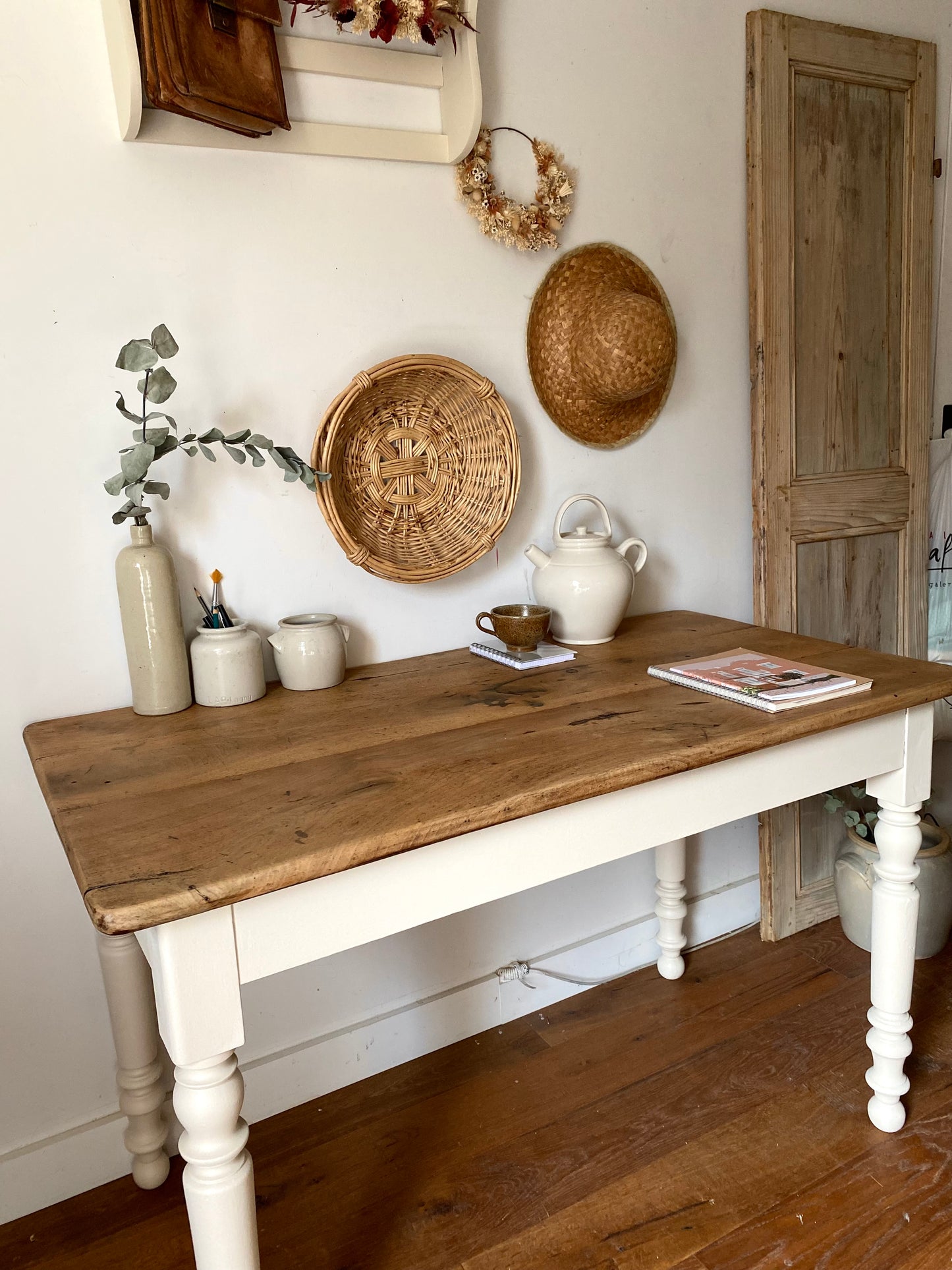 Magnifique bureau ancien en bois massif