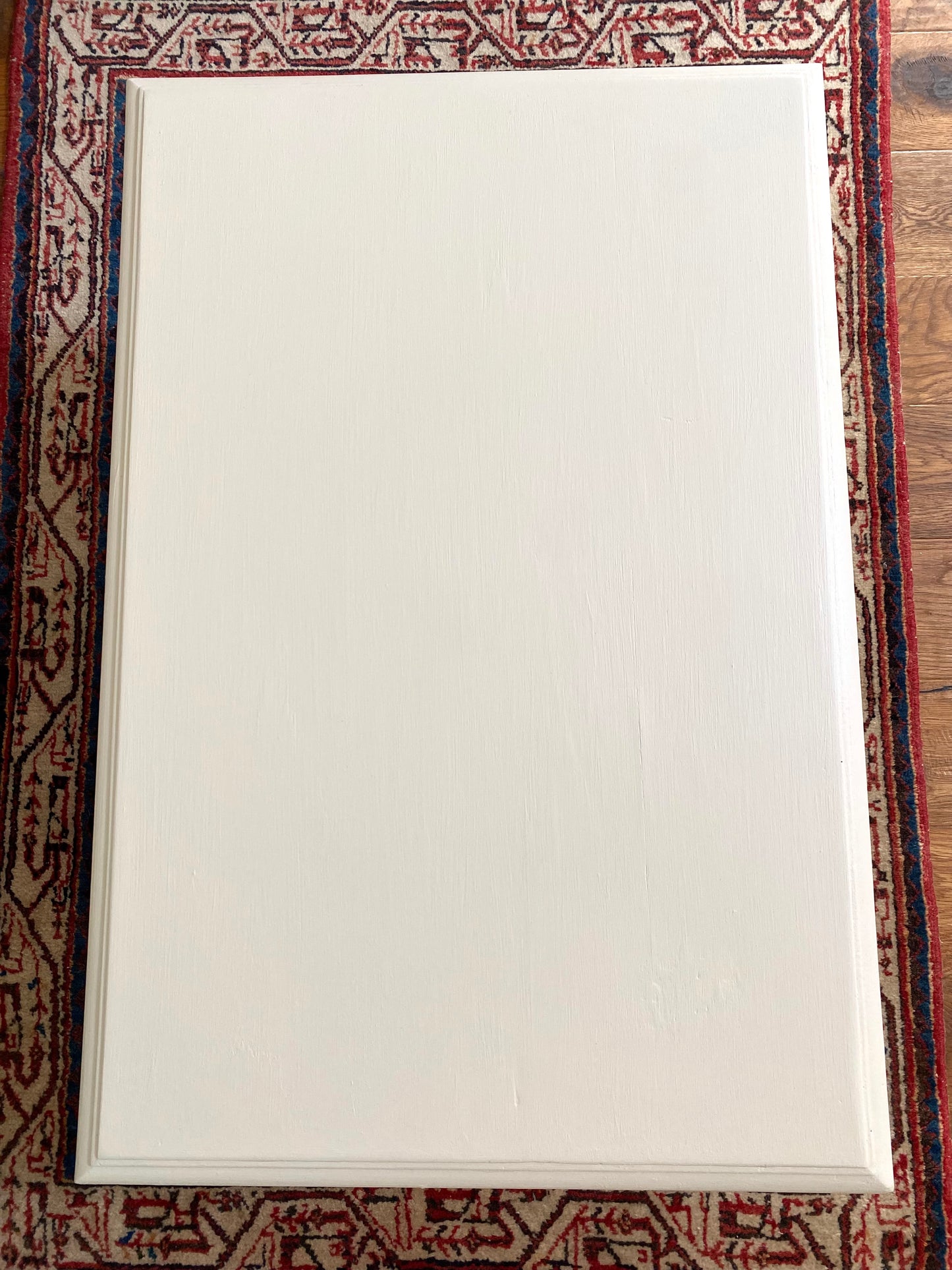 Table basse en bois ancien écru