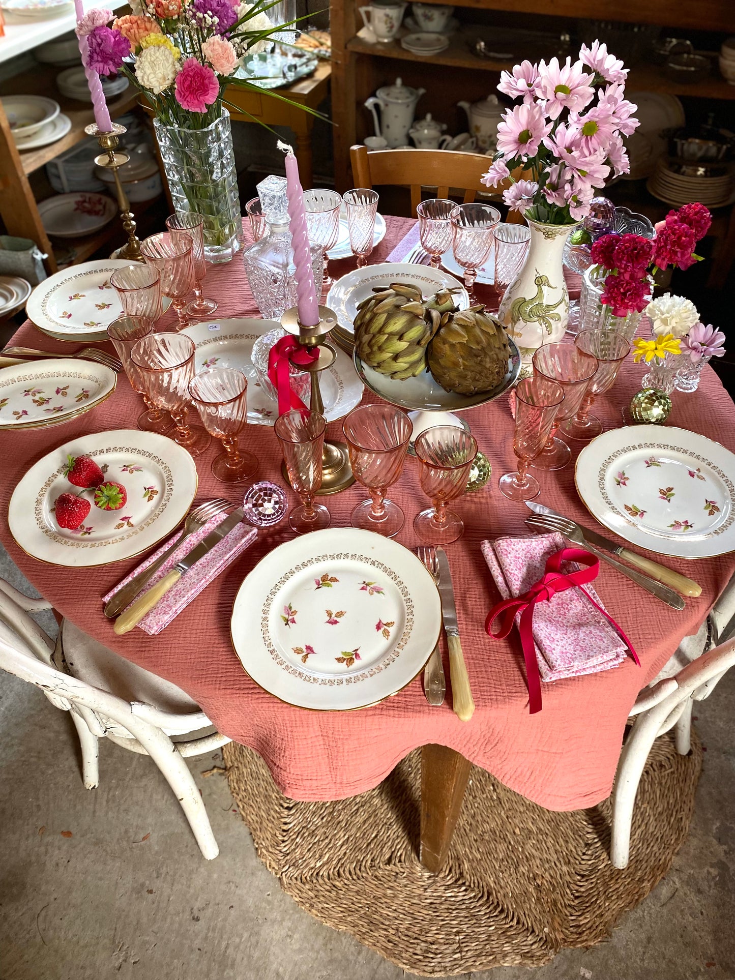 6 assiettes plates en porcelaine