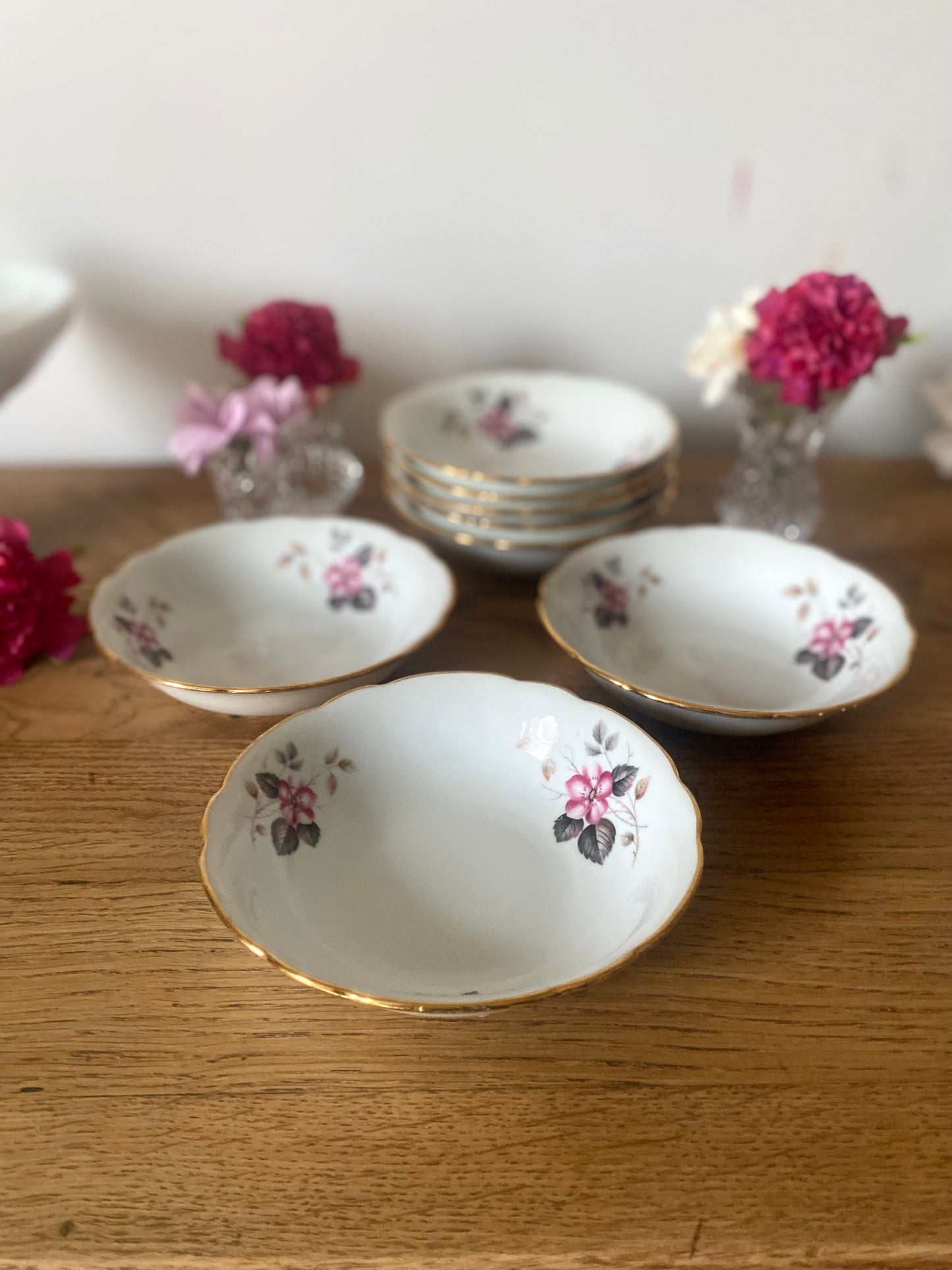8 Ramequins en porcelaine ancienne