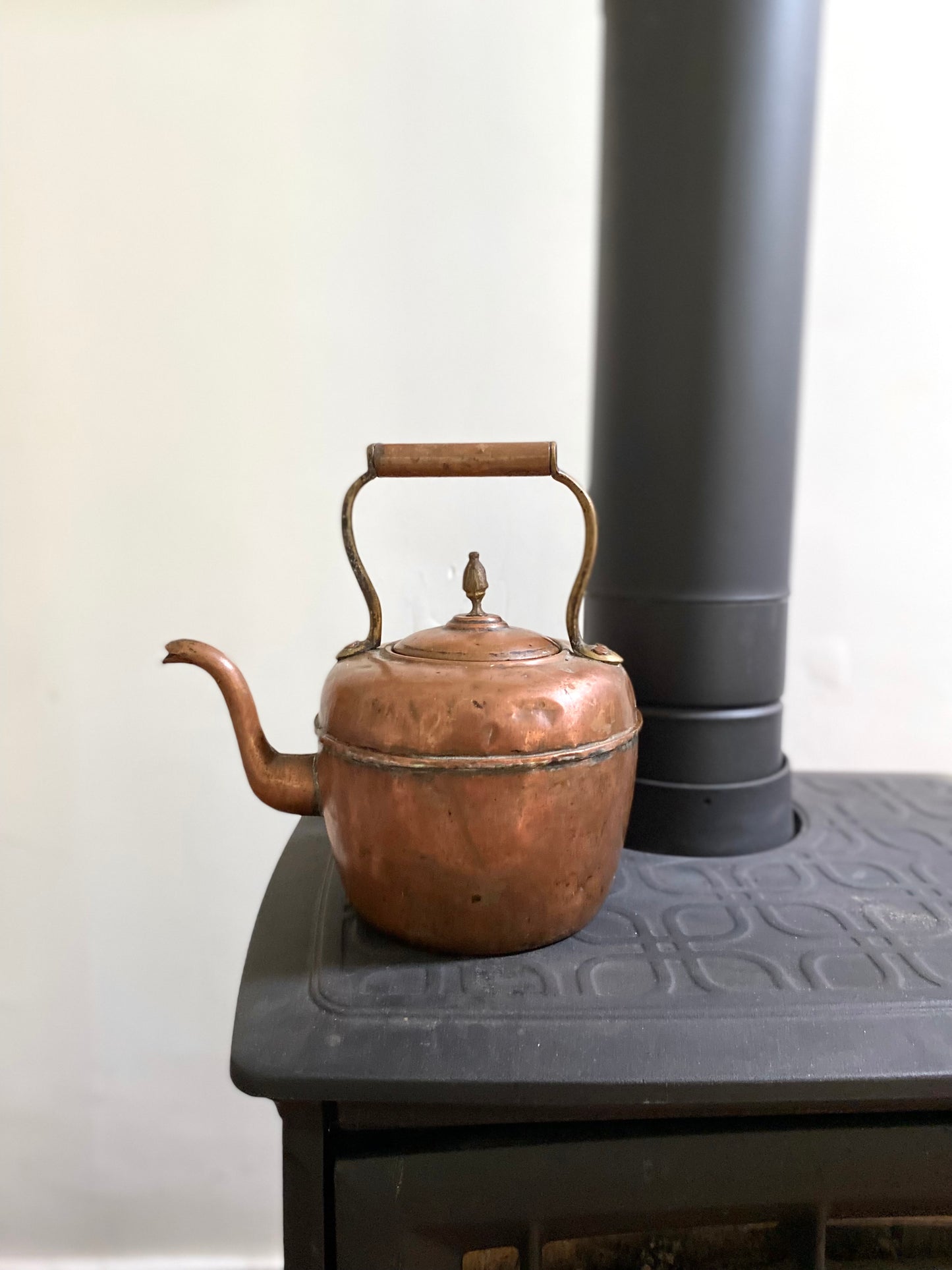 Bouilloire début du XXe siècle en cuivre martelé