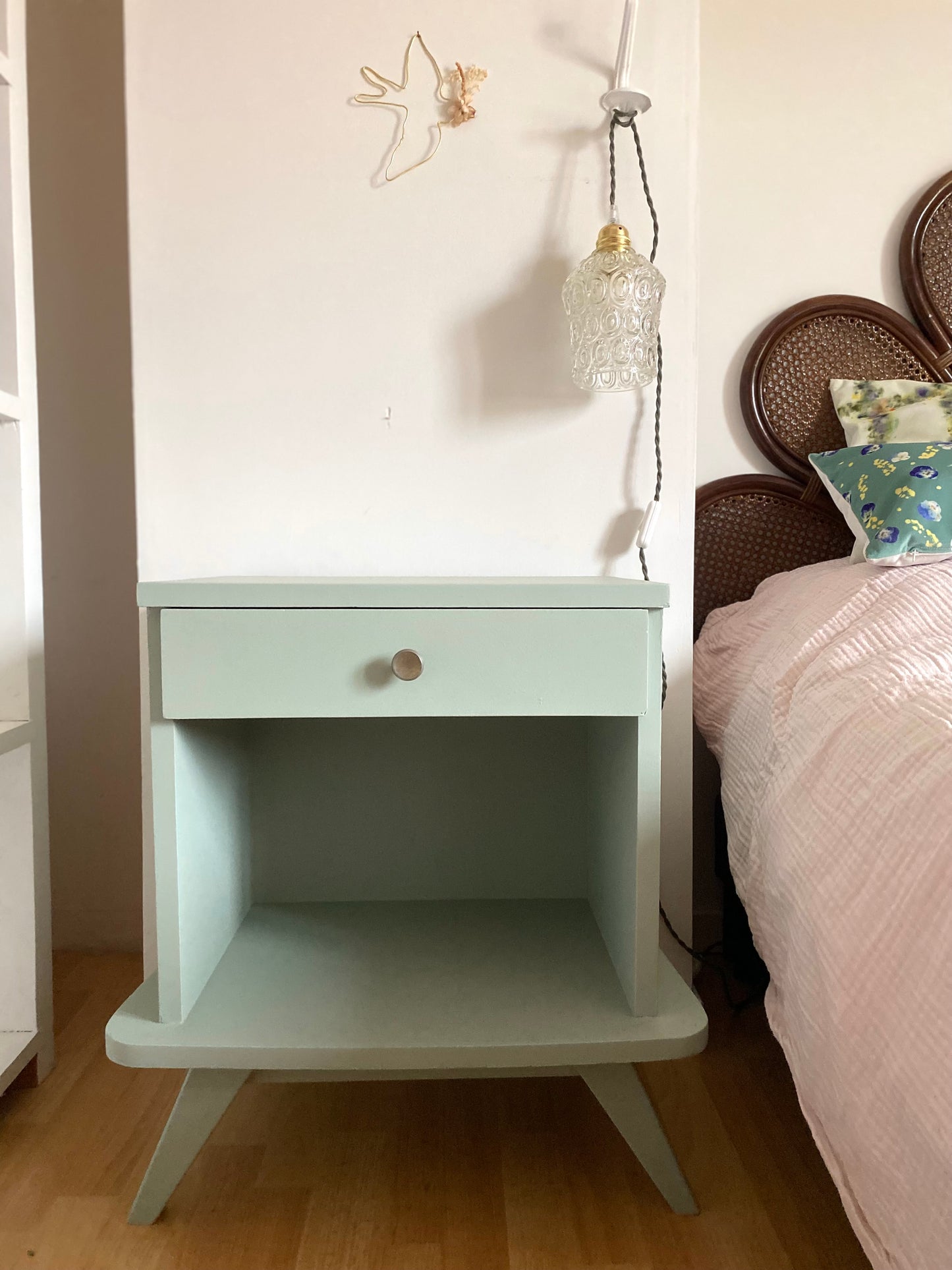 Table de chevet pied compas rénovée