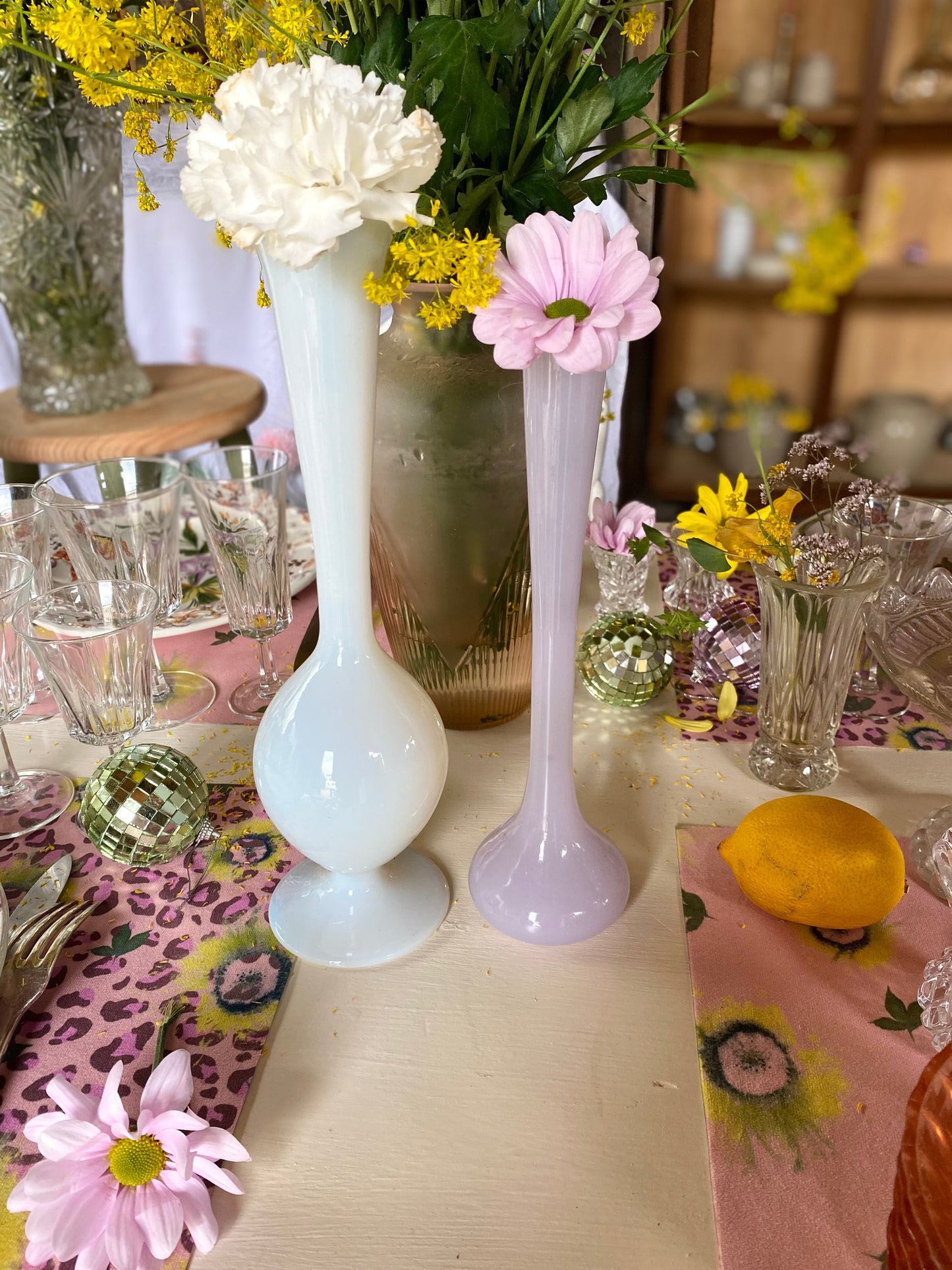 Soliflore en opaline irisée vintage