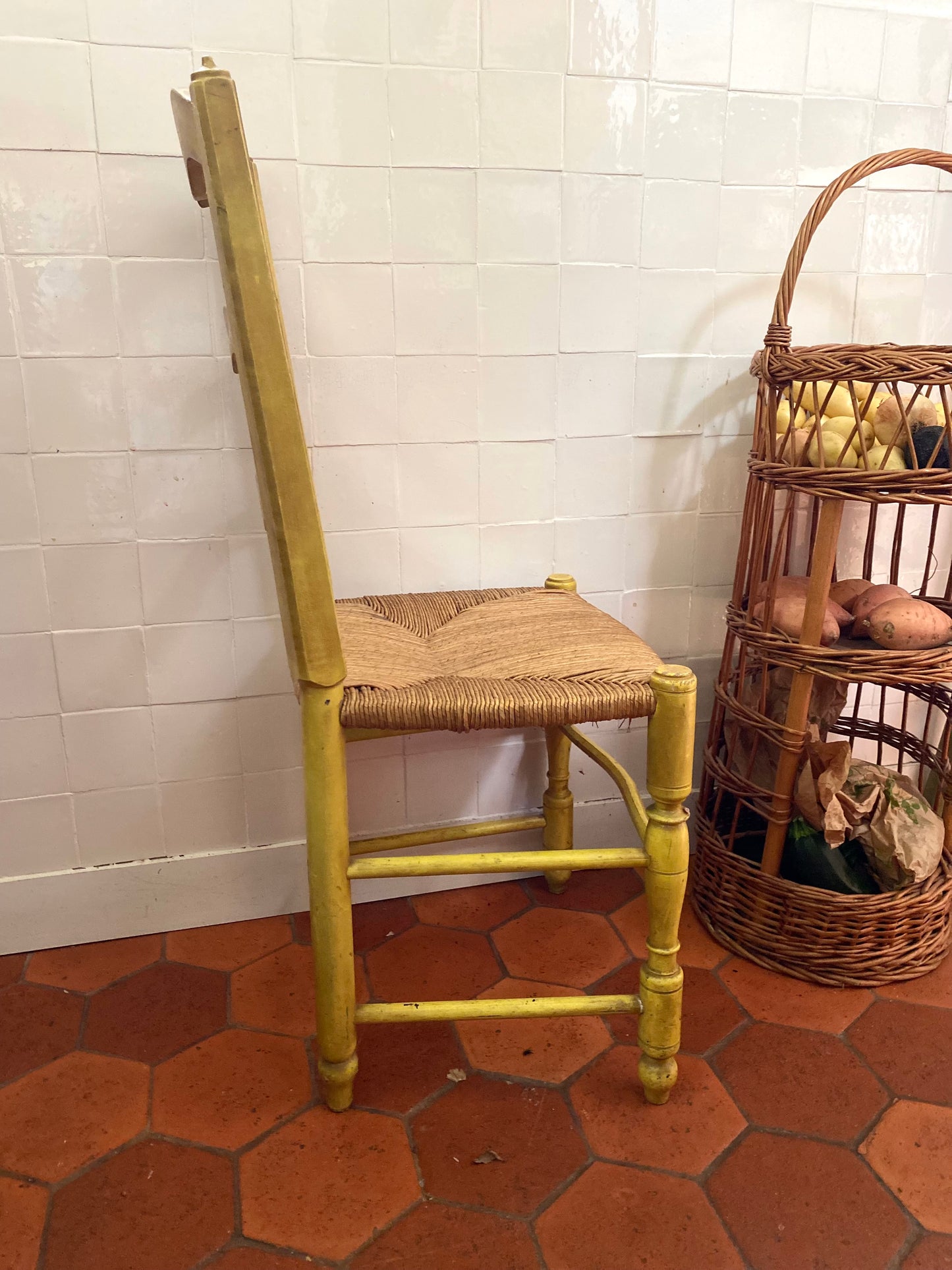 Chaise en bois ancienne