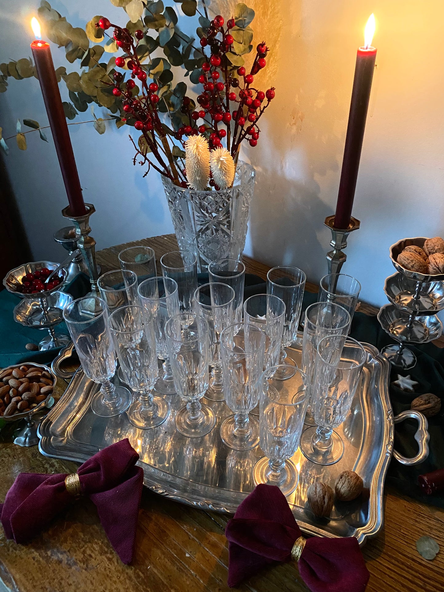 Service de 16 flûtes en verre ancien