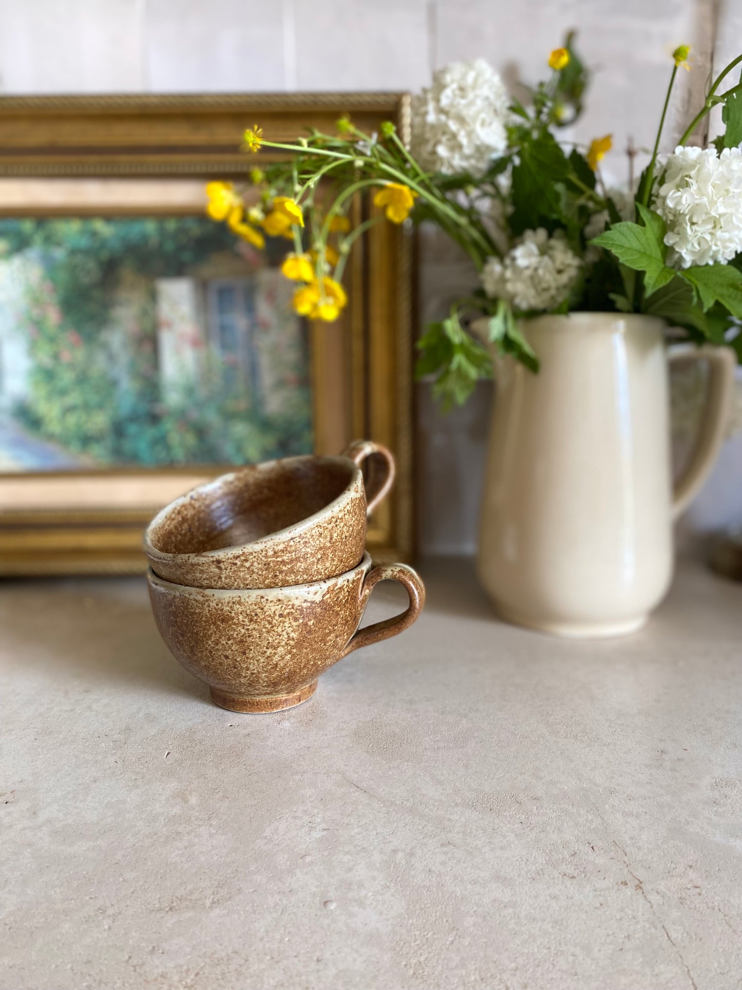 Duo de tasses en grès ancien