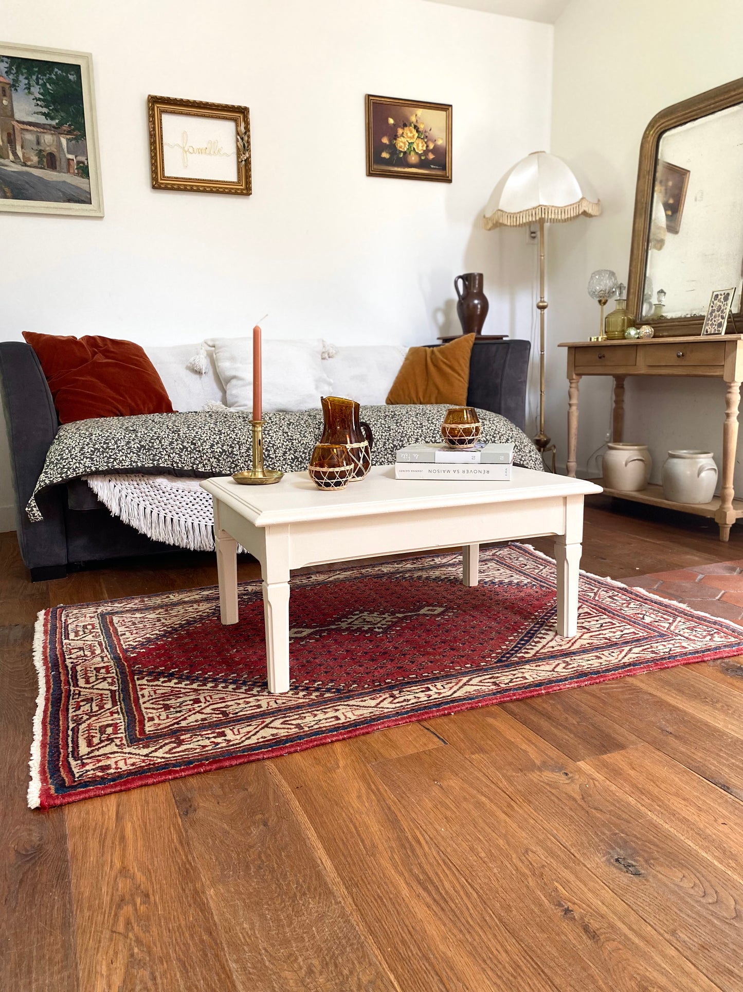 Table basse en bois ancien écru