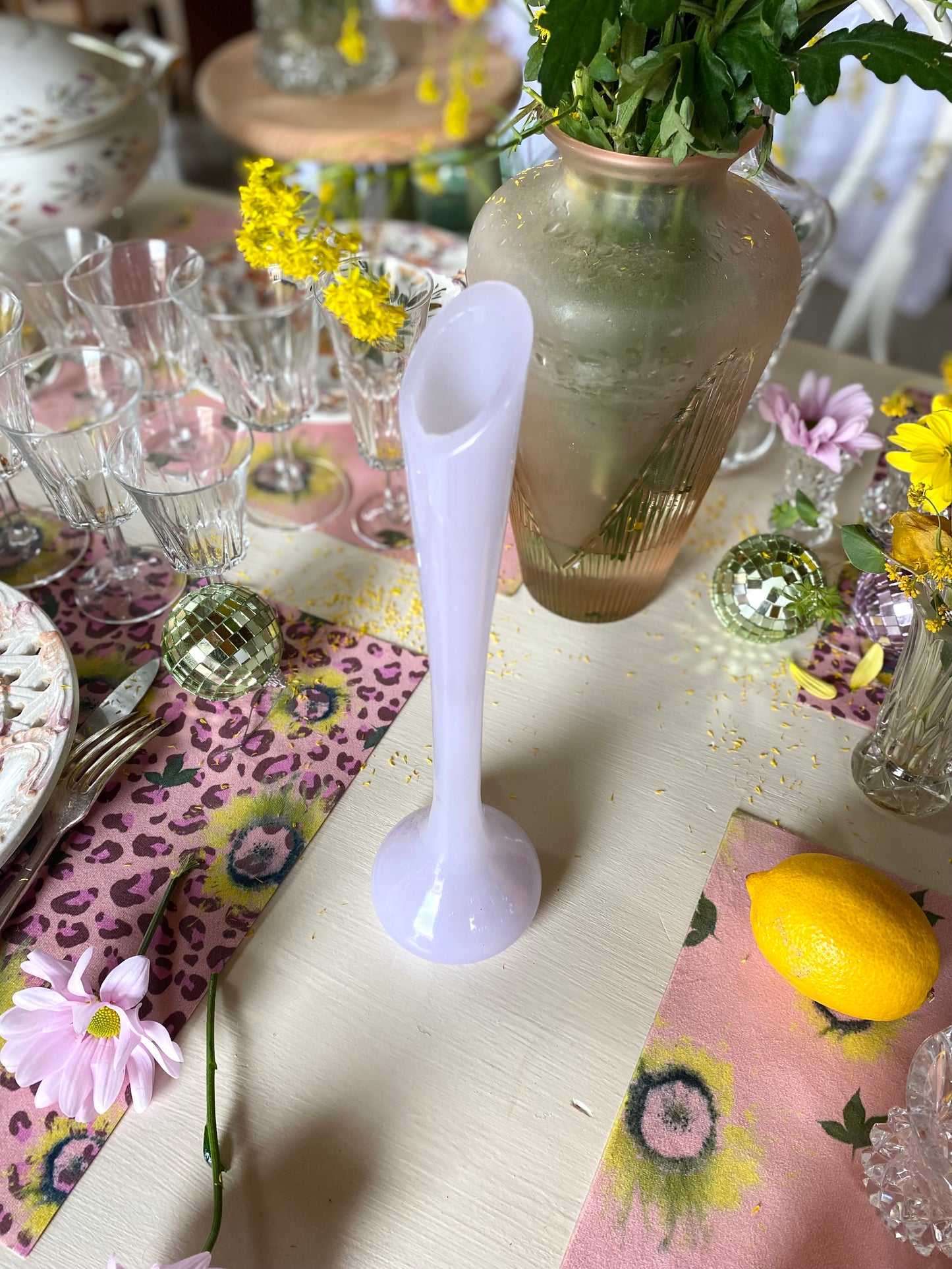 Soliflore en opaline irisée vintage