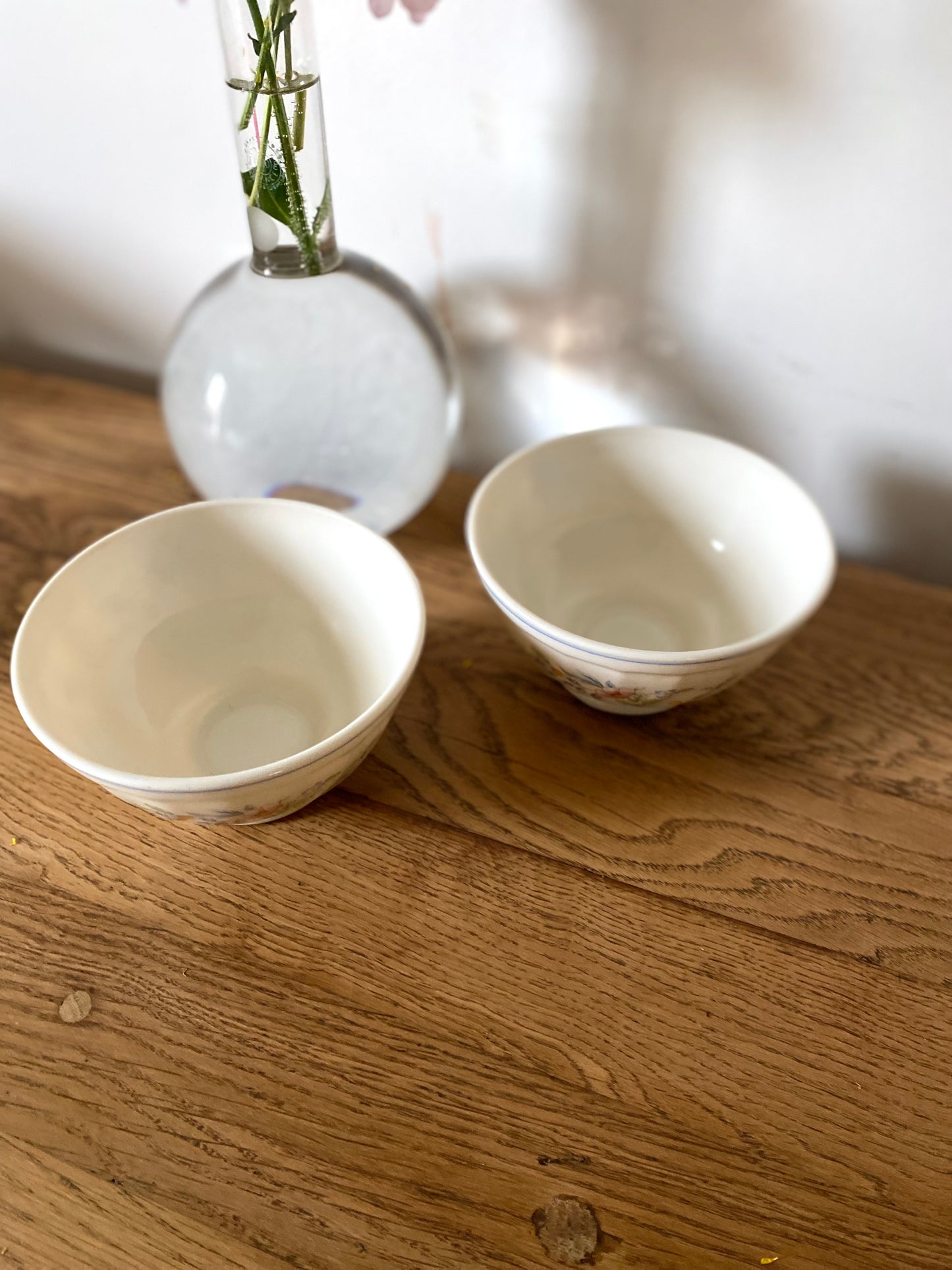 Paire de bols en opaline ancienne