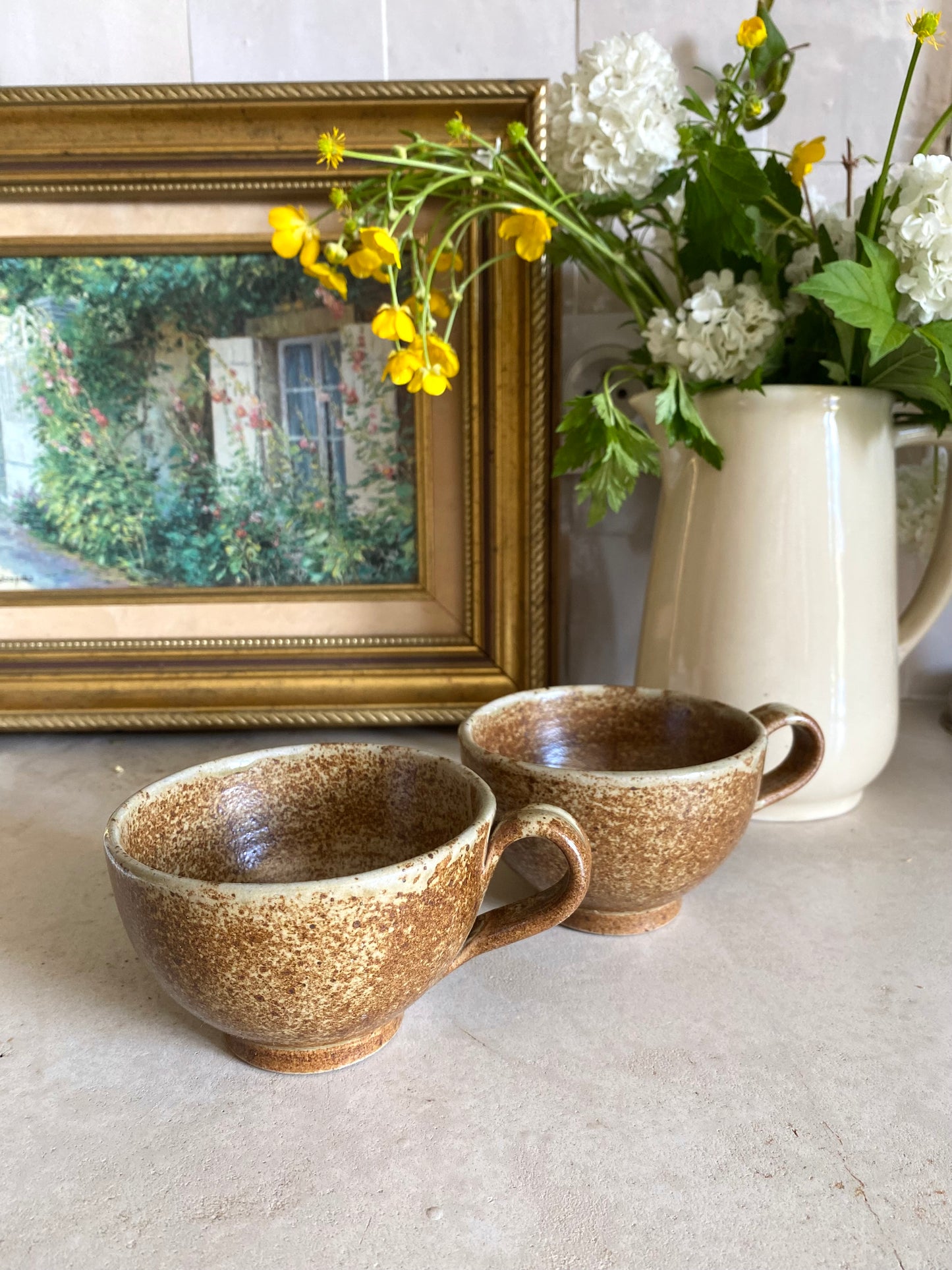 Duo de tasses en grès ancien