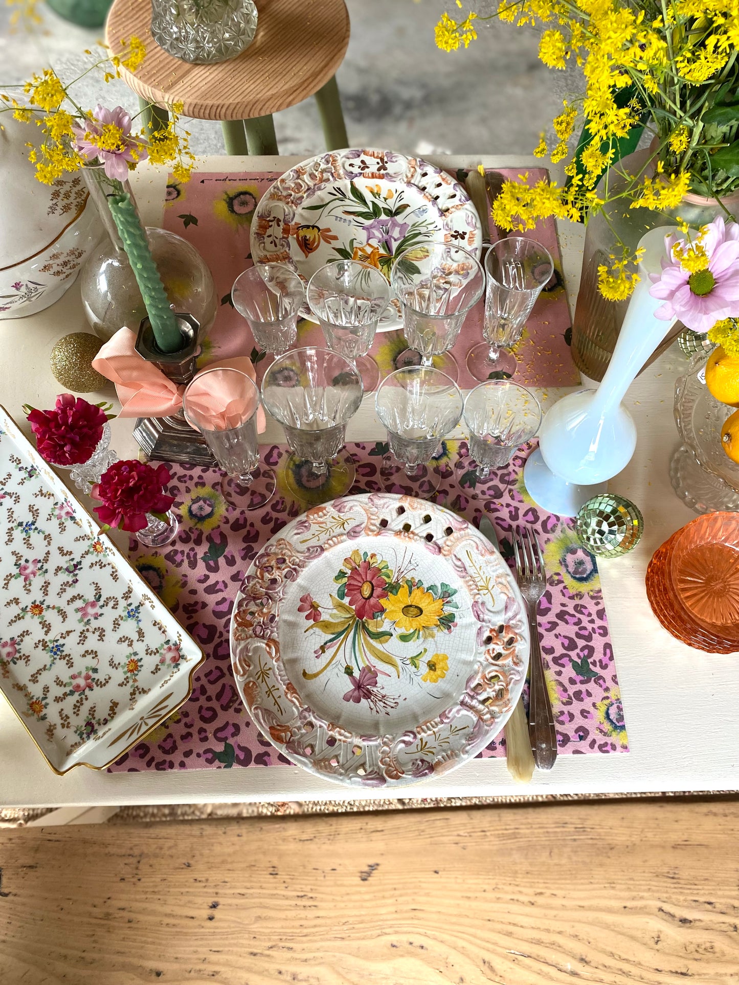 Assortiment de 8 assiettes dépareillées