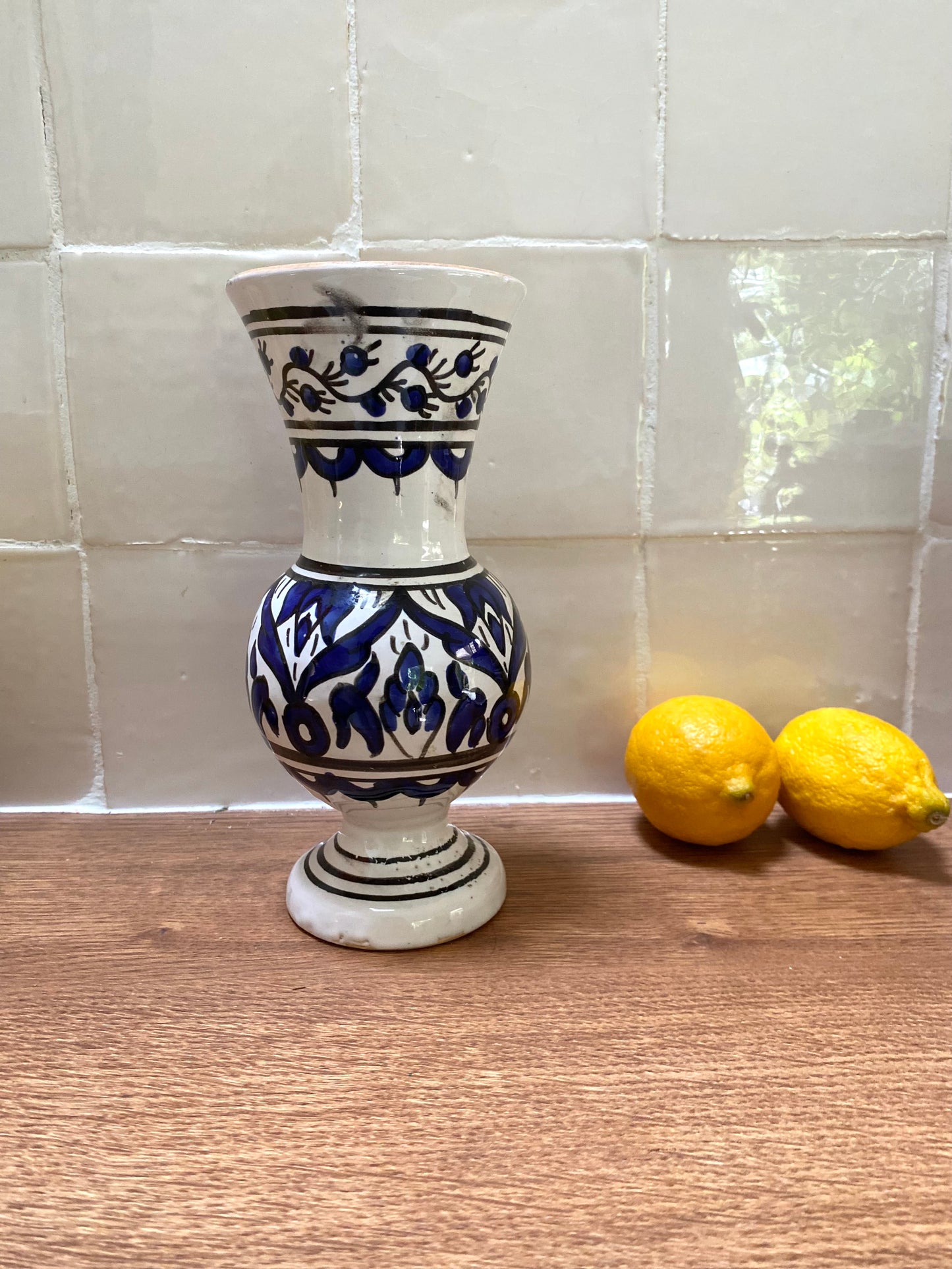 Petit vase en céramique ancienne