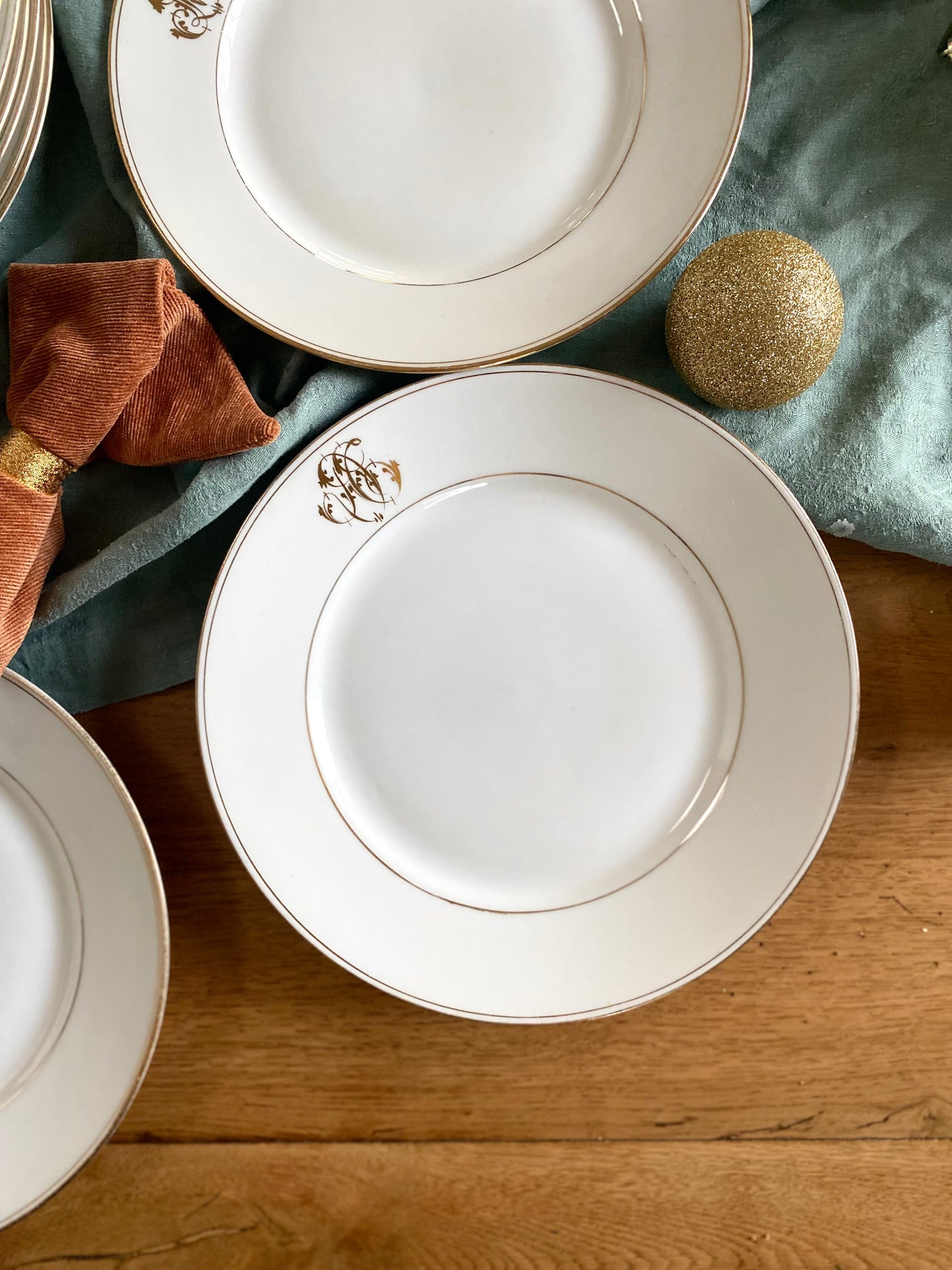 Assiettes plates en porcelaine anglaise