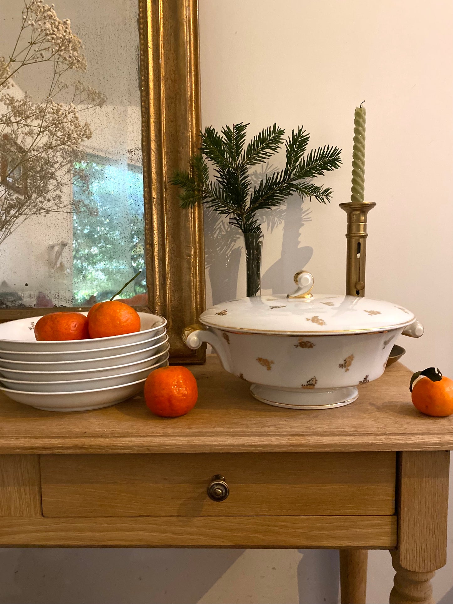 Assiettes creuses en faïence ancienne