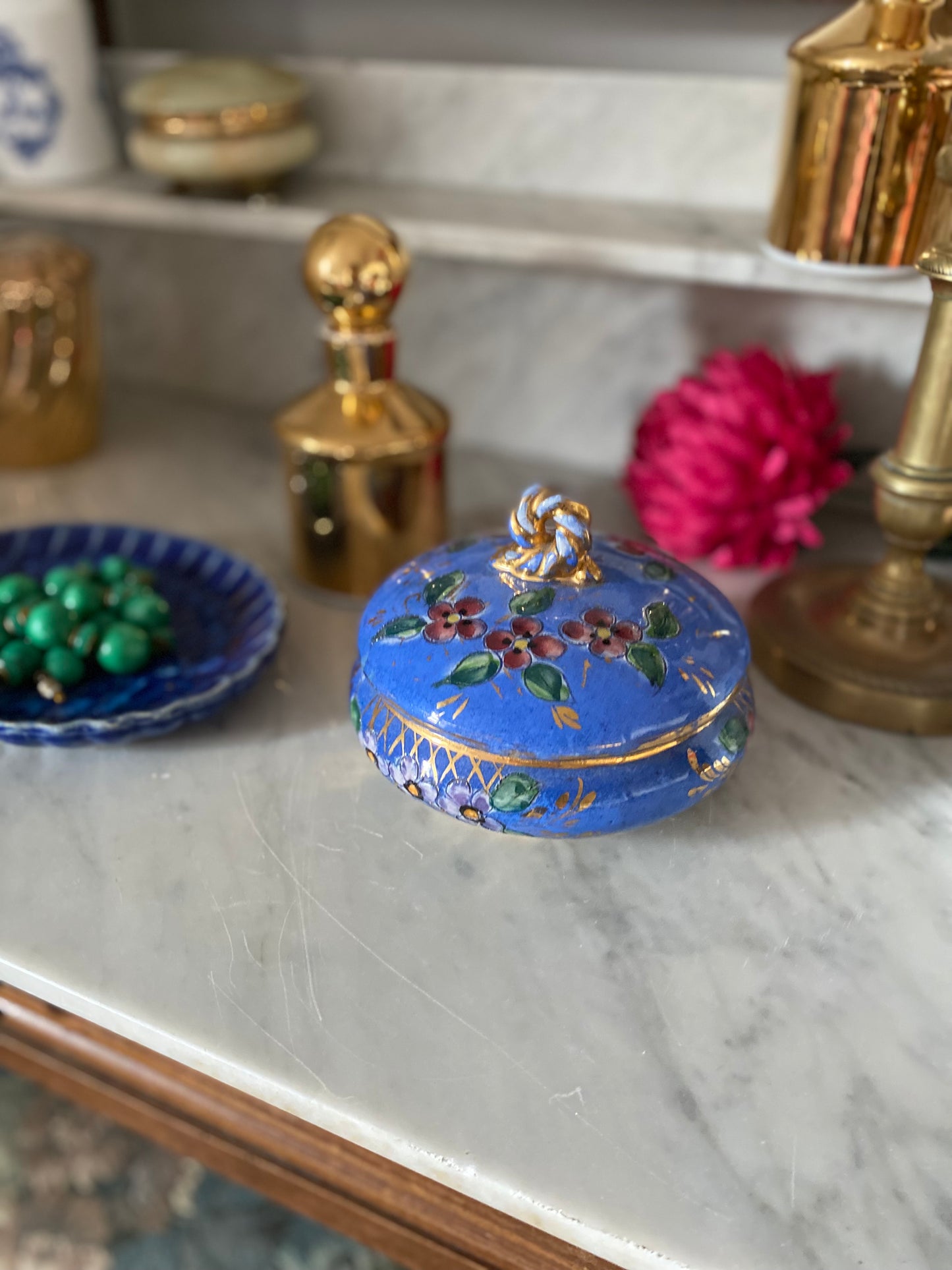Boîte à bijou en faïence ancienne bleu