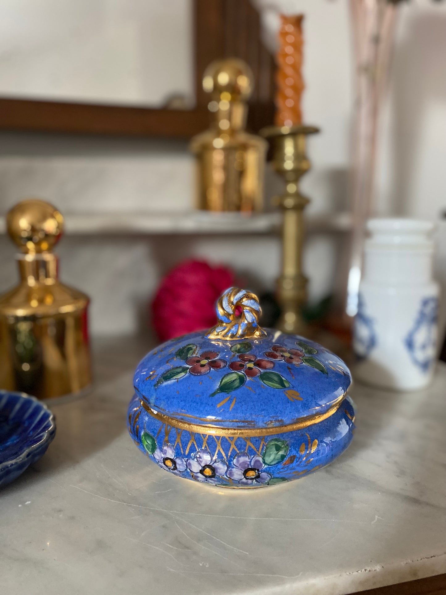 Boîte à bijou en faïence ancienne bleu
