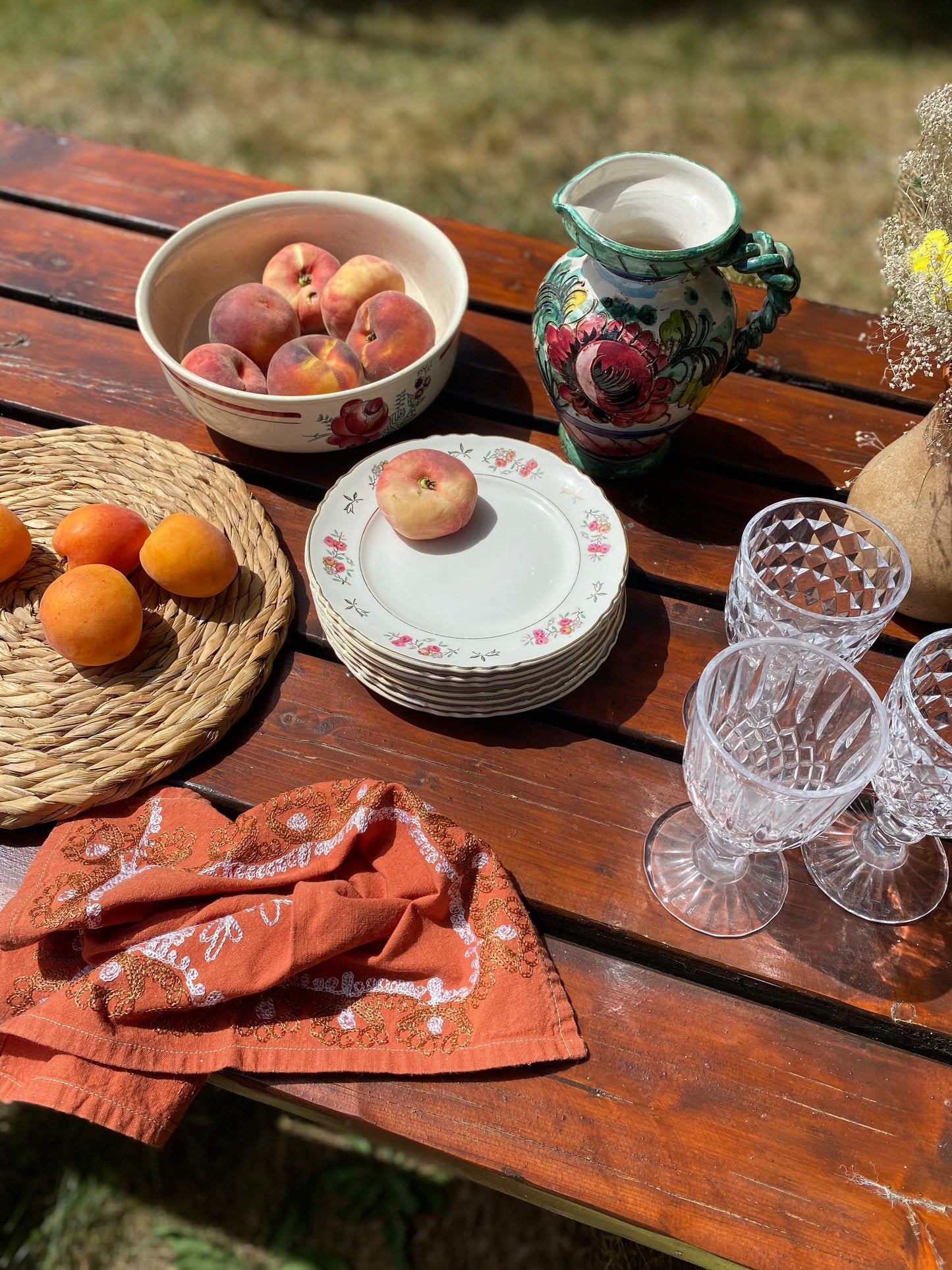 10 assiettes à dessert en faïence