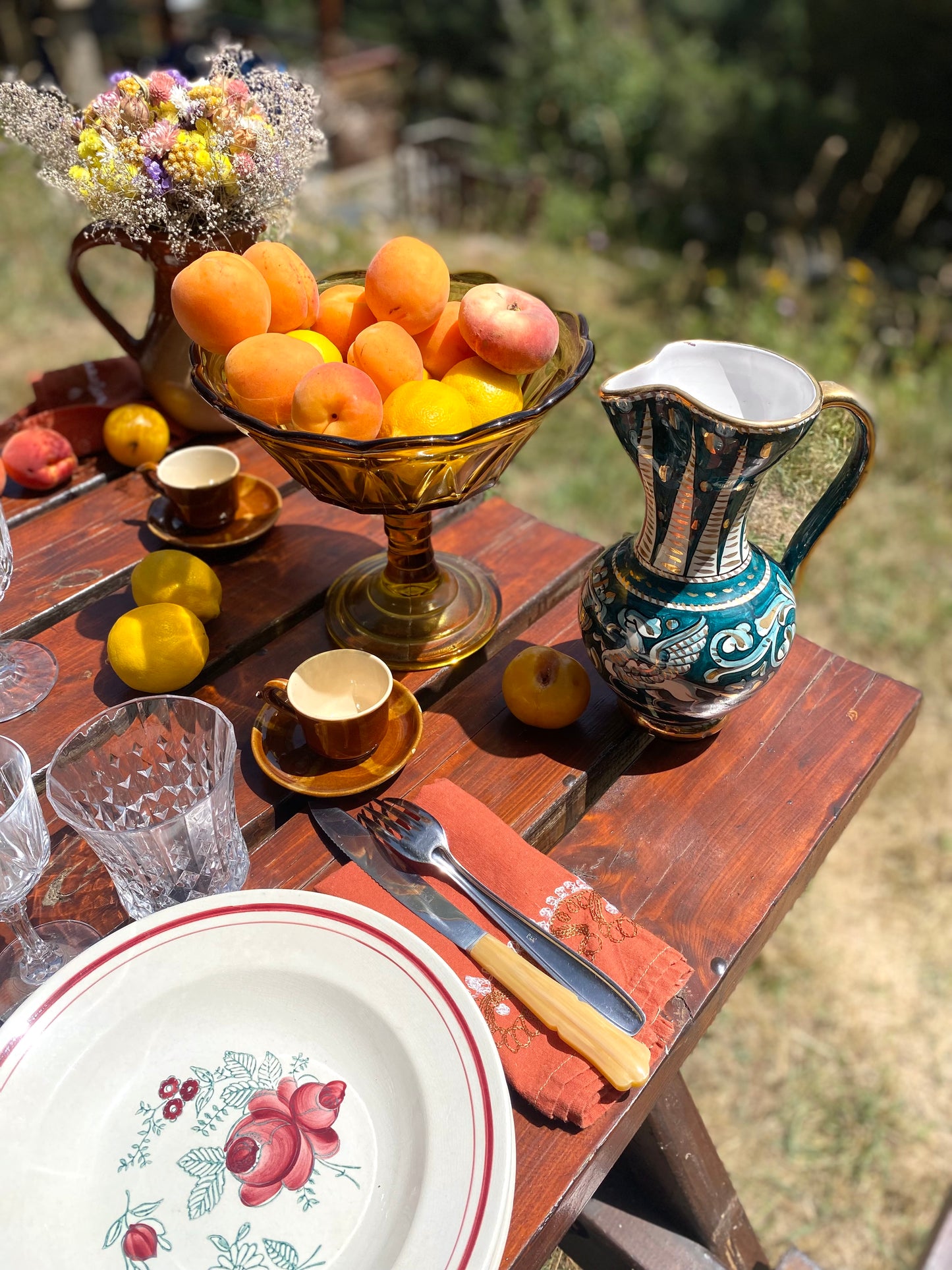 Pichet ancien en céramique turquoise