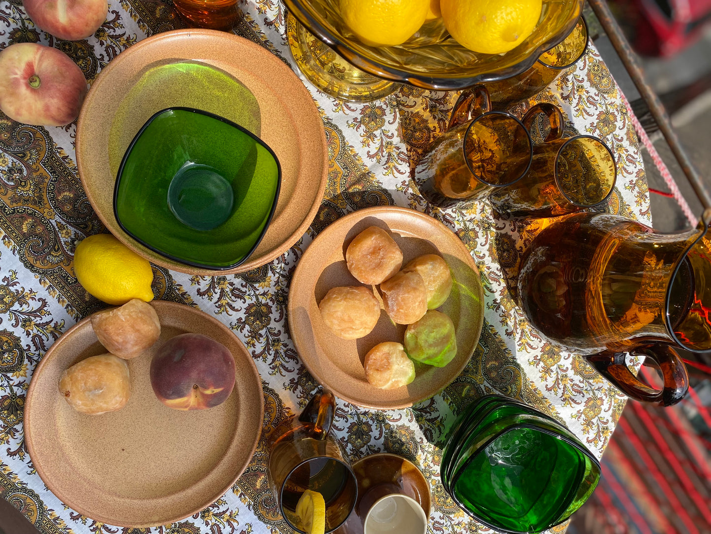 9 assiettes à dessert en grès ancien