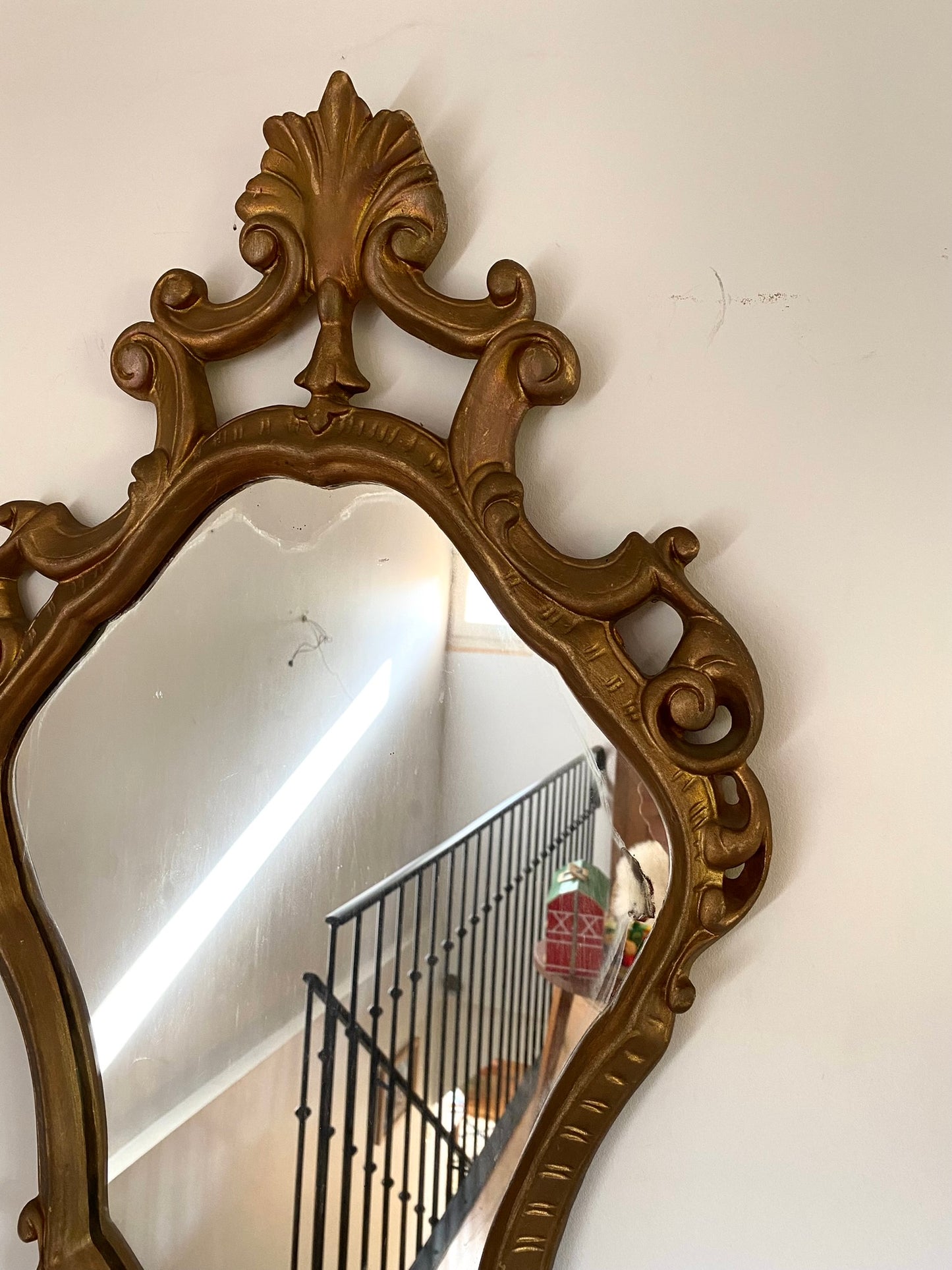 Miroir ancien à coquille