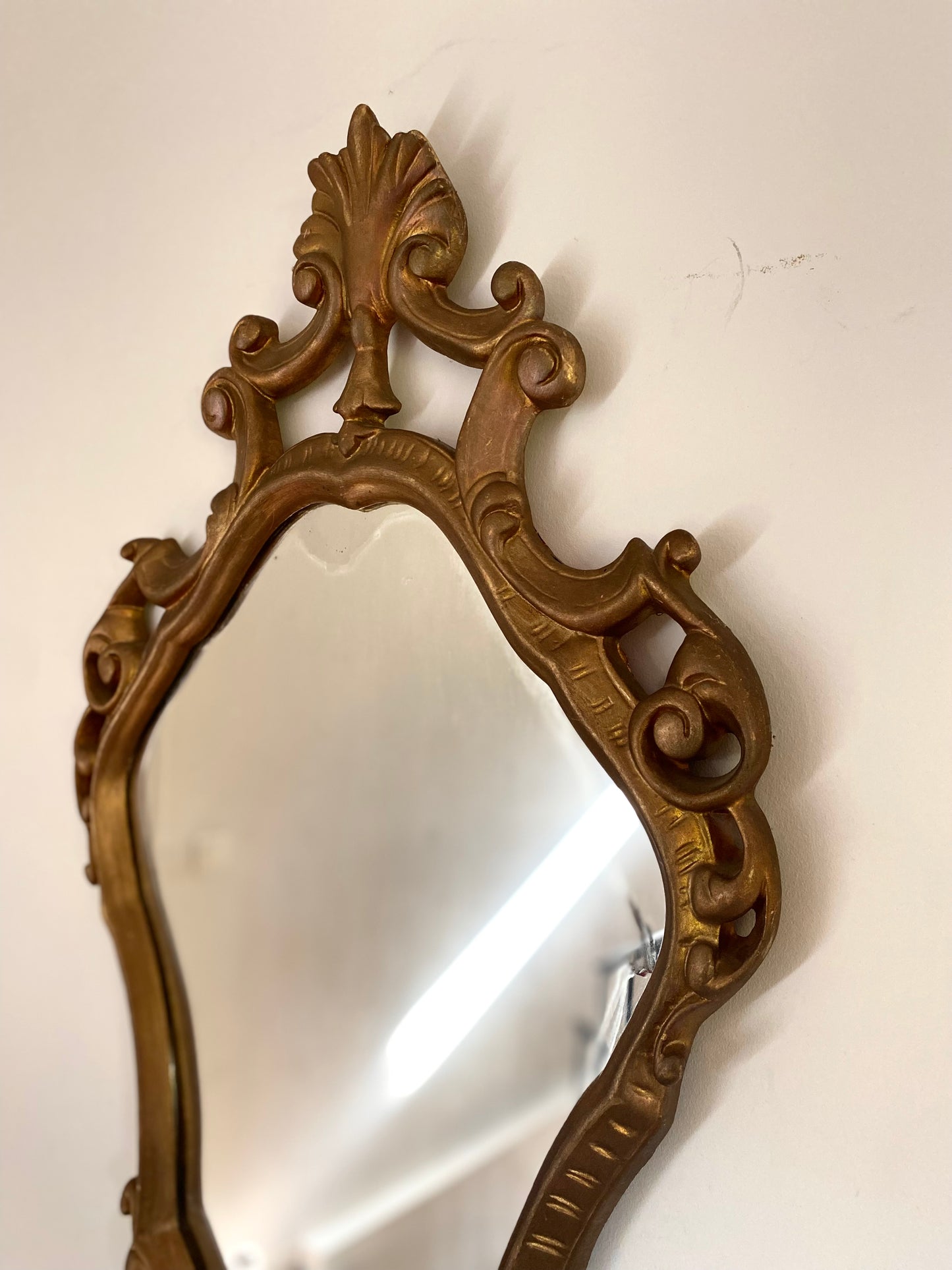 Miroir ancien à coquille
