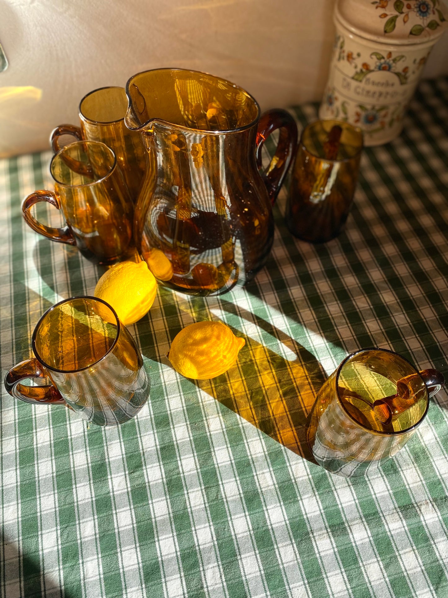 Service à orangeade ancien en verre ambré
