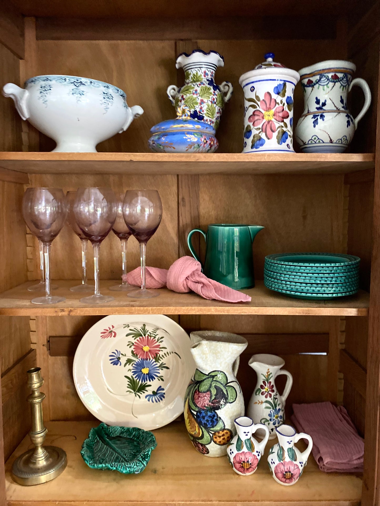 6 grands verres à pied en verre ciselé mauve