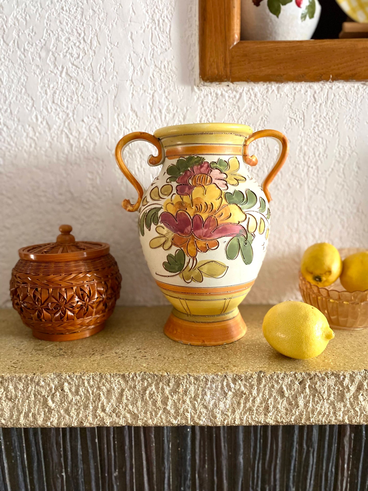 Vase en céramique ancienne peinte à la main