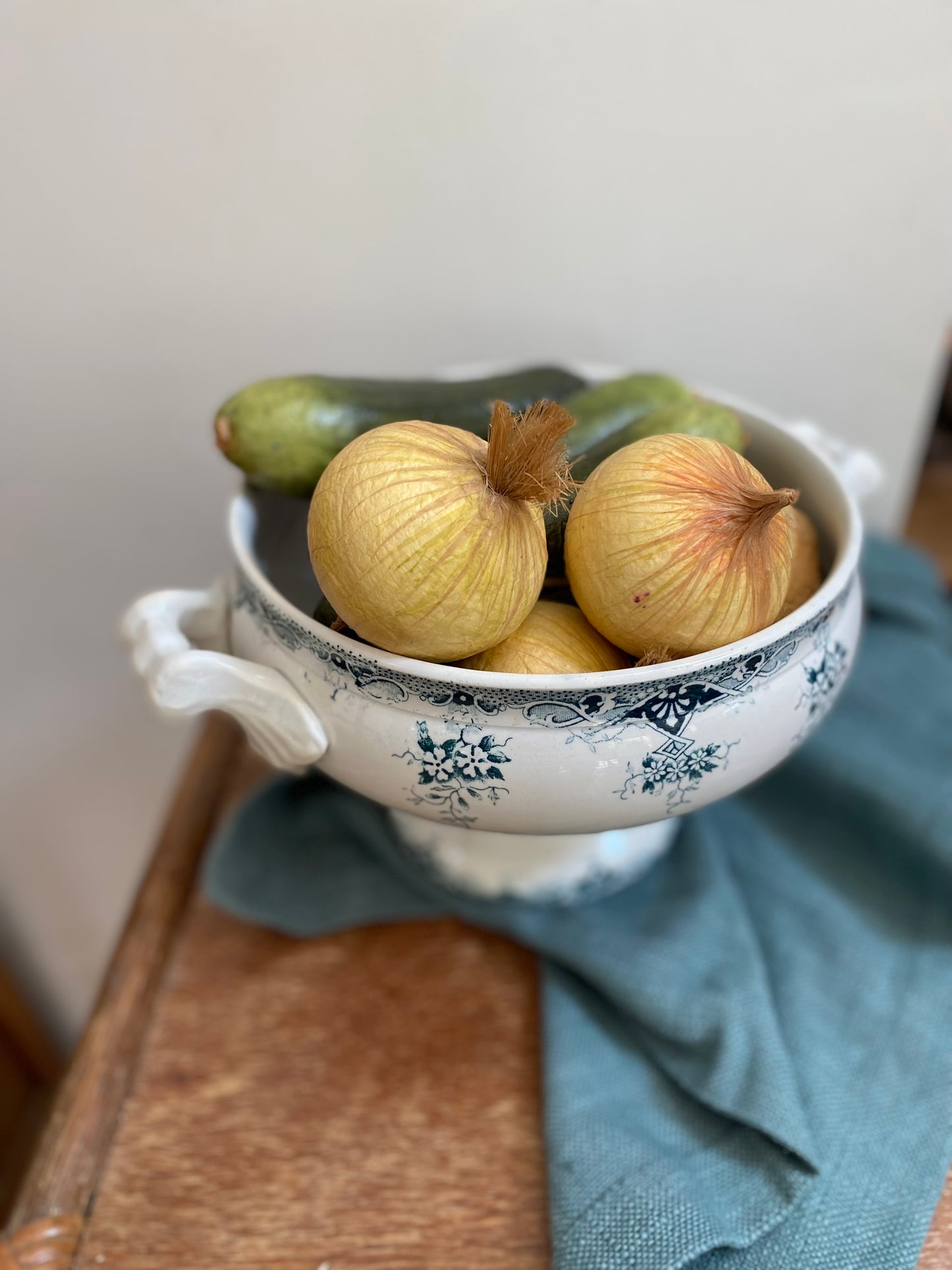 Coupe à fruit en faïence ancienne