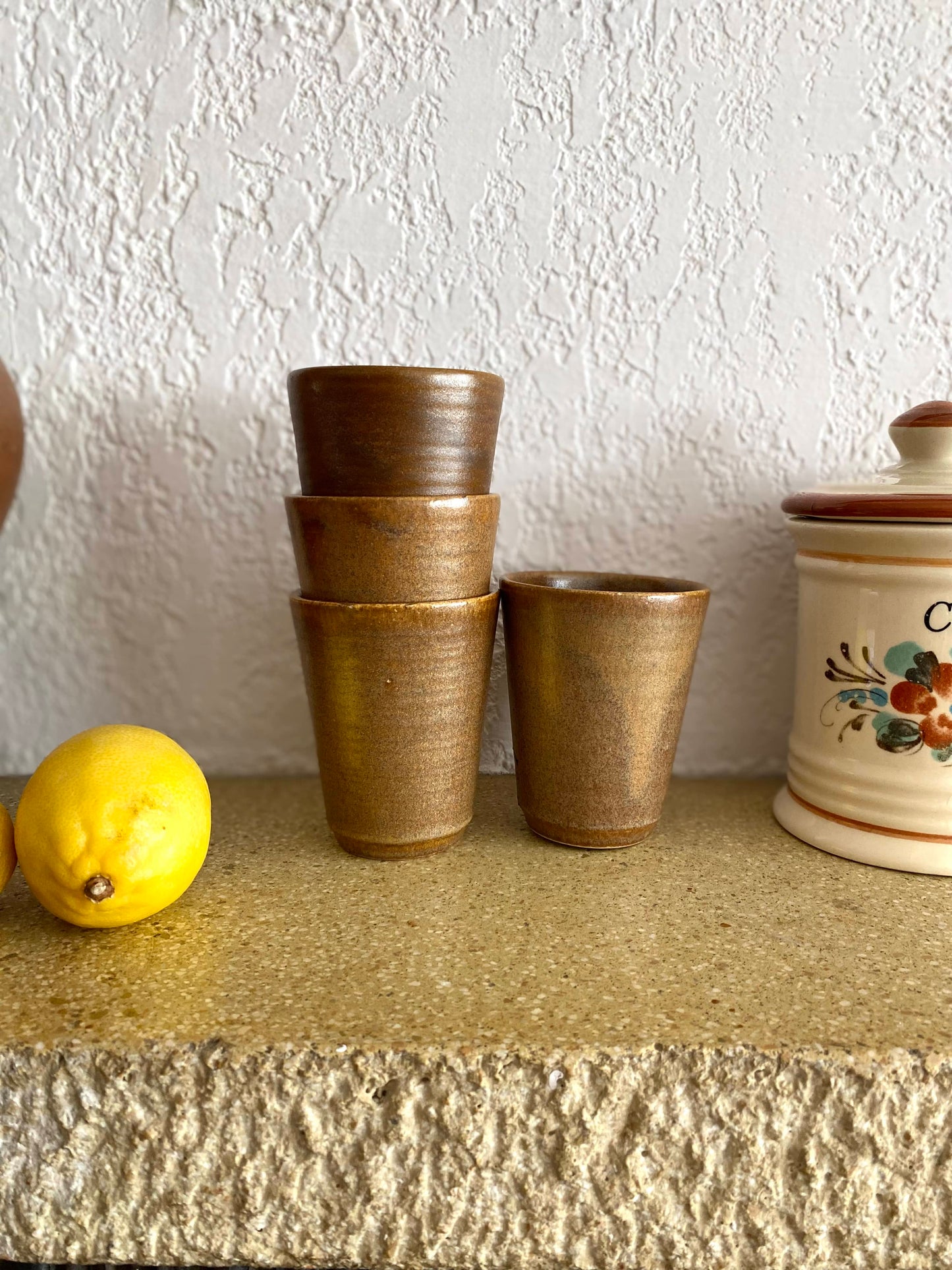 4 verres en grès ancien