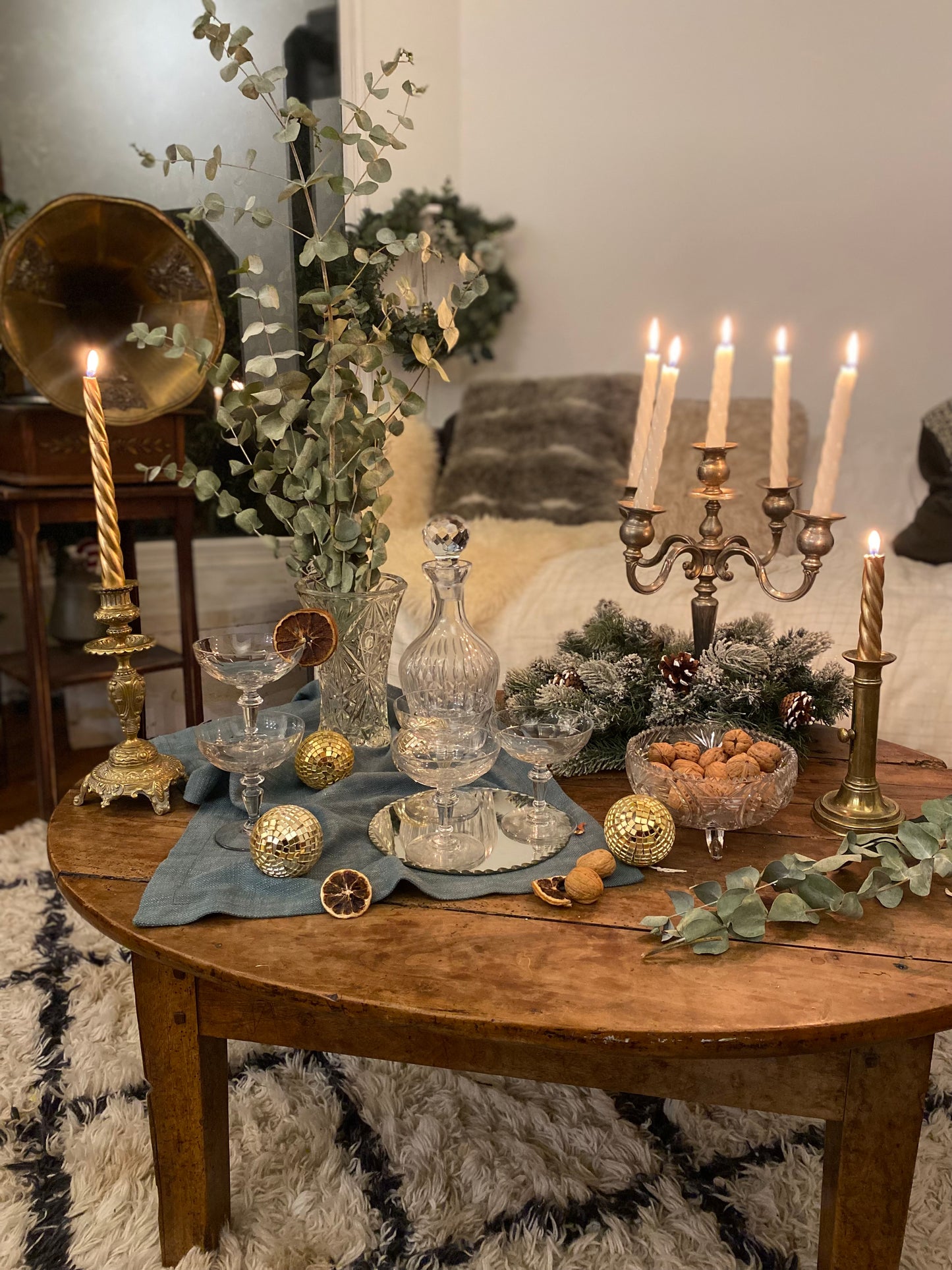 Grand bougeoir ancien baroque en laiton