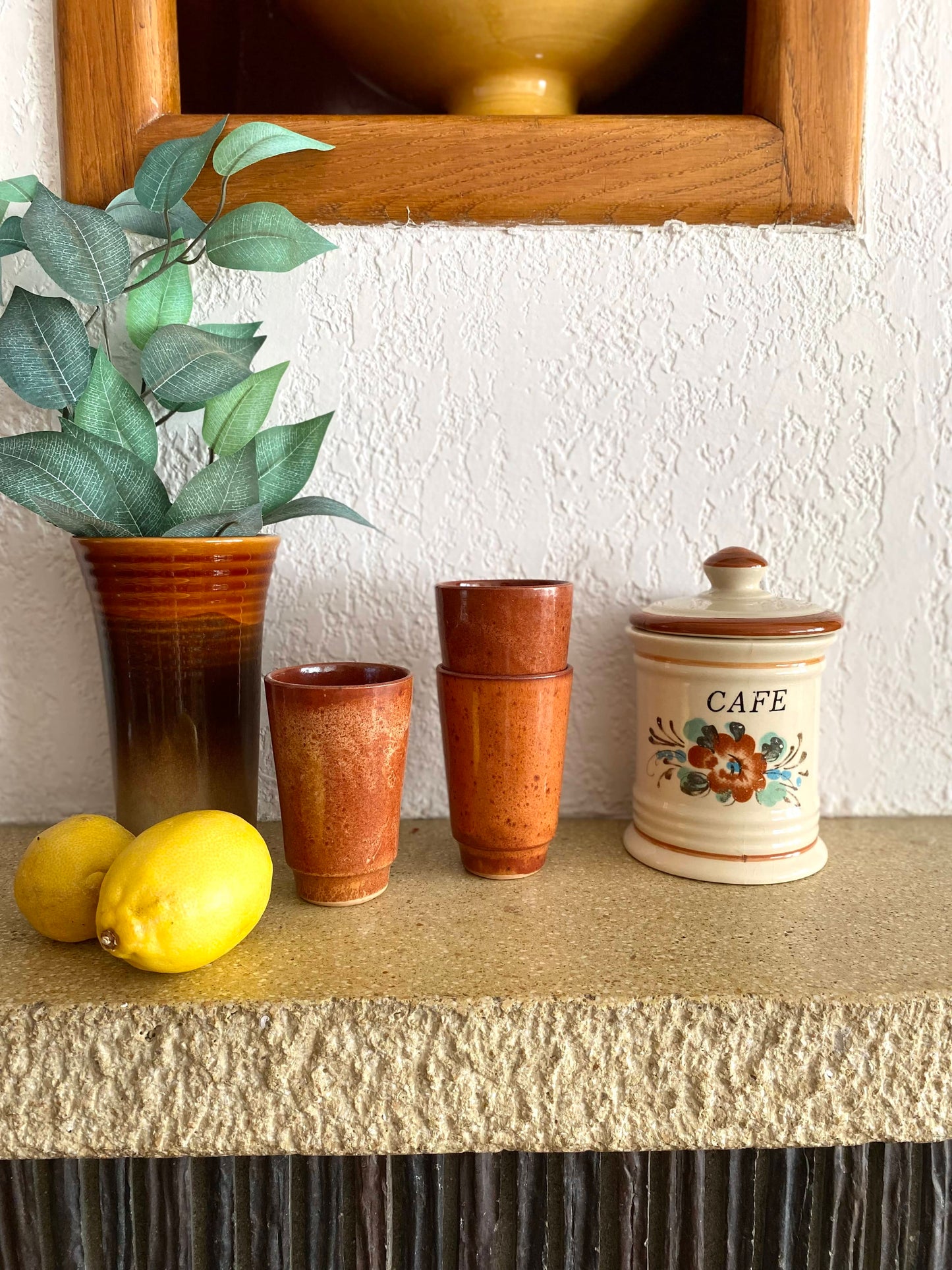 3 verres vintage en terre cuite vernissée