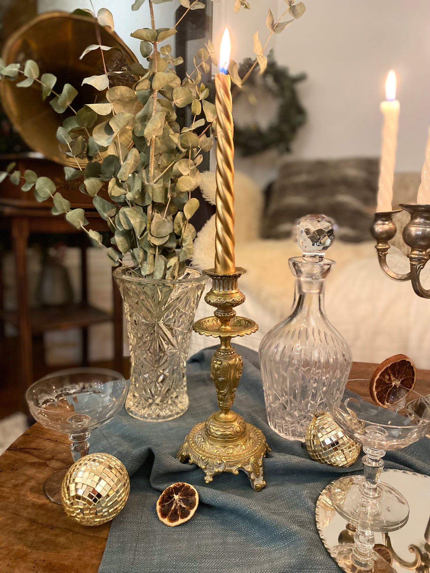 Grand bougeoir ancien baroque en laiton