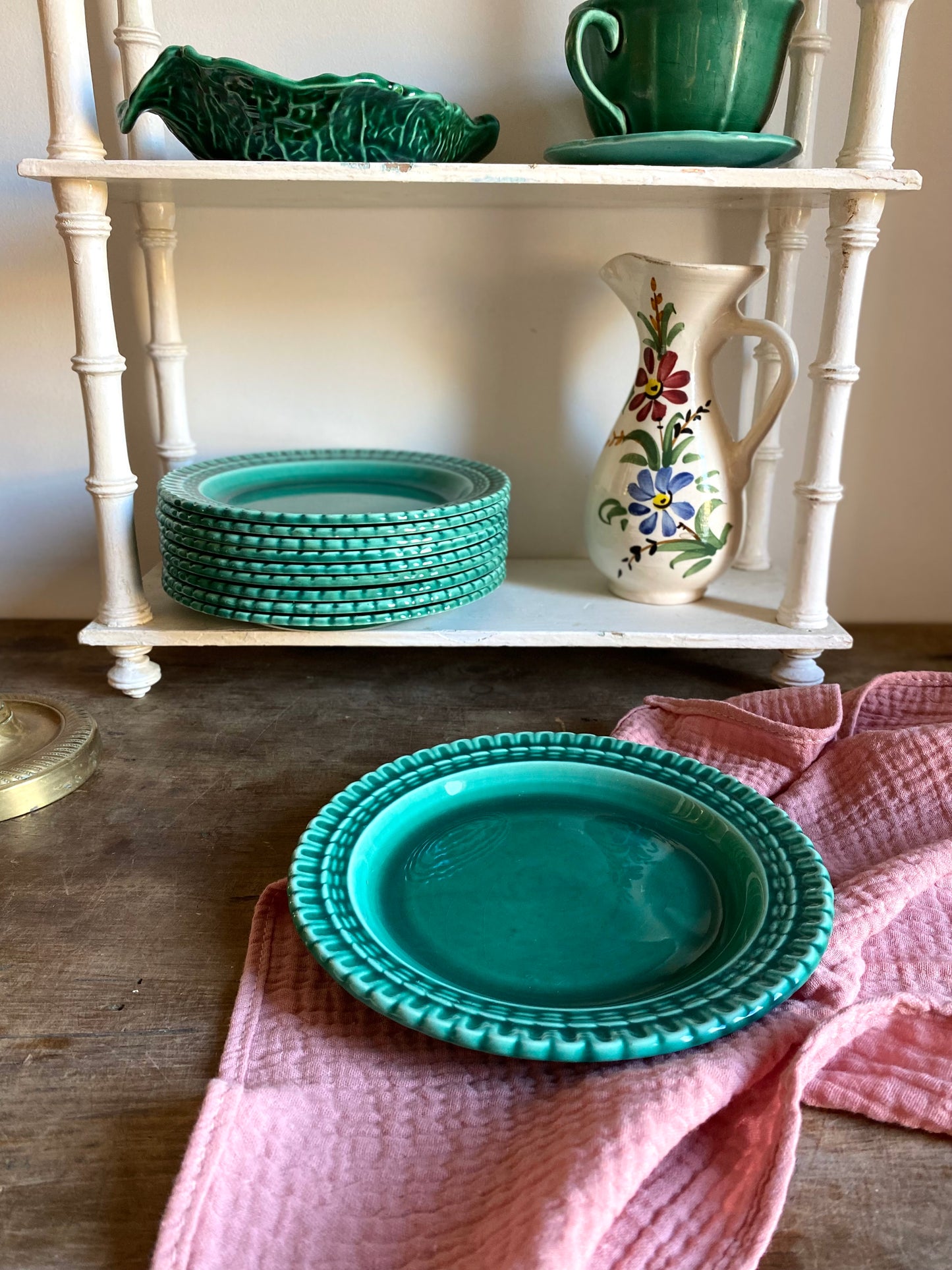 10 assiettes à dessert en céramique ancienne vernissée verte