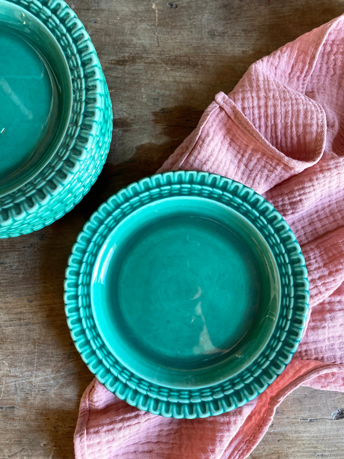 10 assiettes à dessert en céramique ancienne vernissée verte