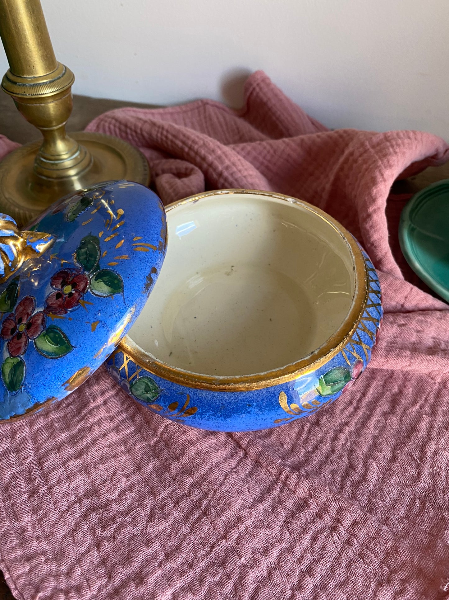 Boîte à bijou en faïence ancienne bleu