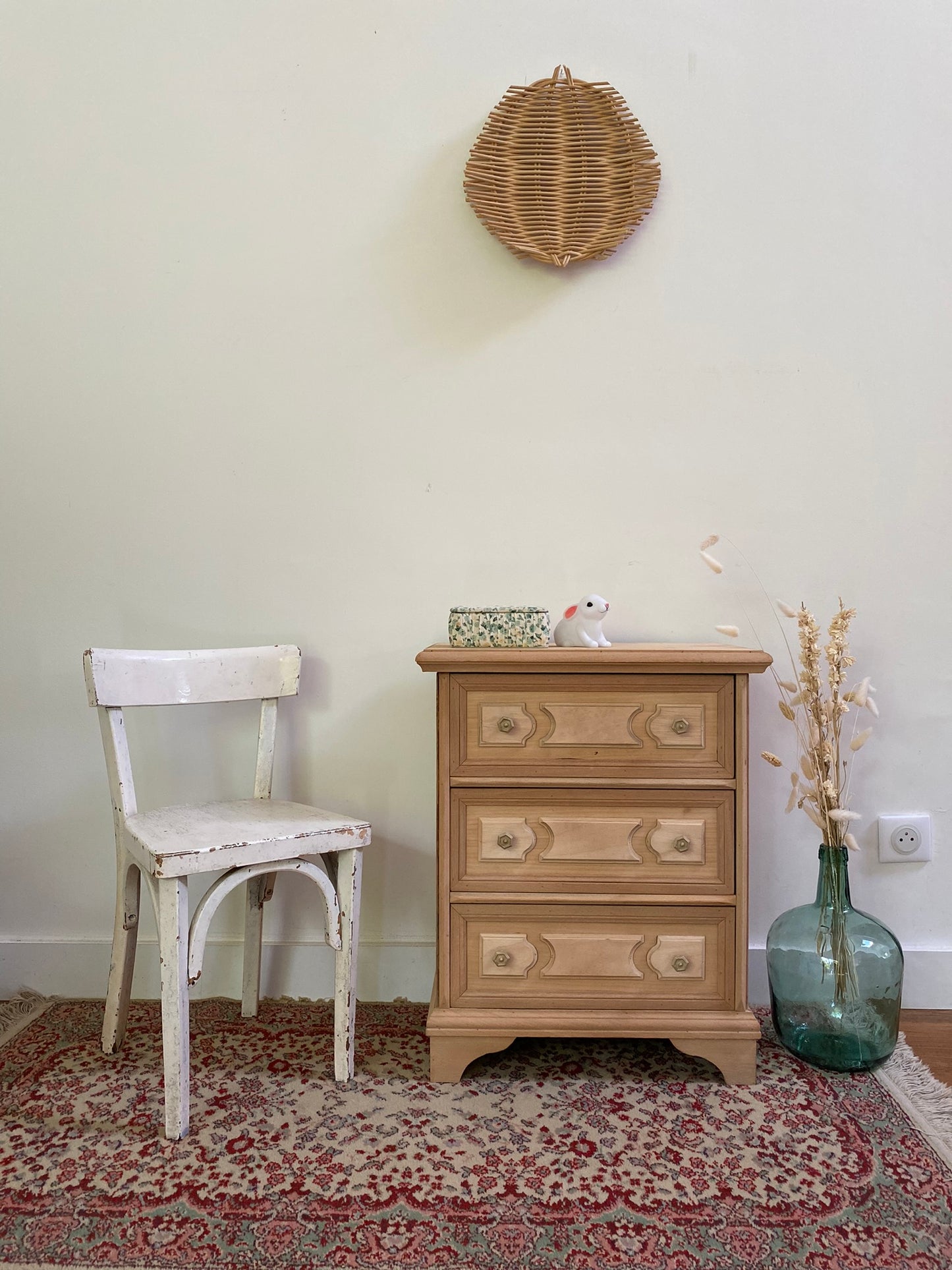 Petit chiffonnier à 3 tiroirs en bois ancien