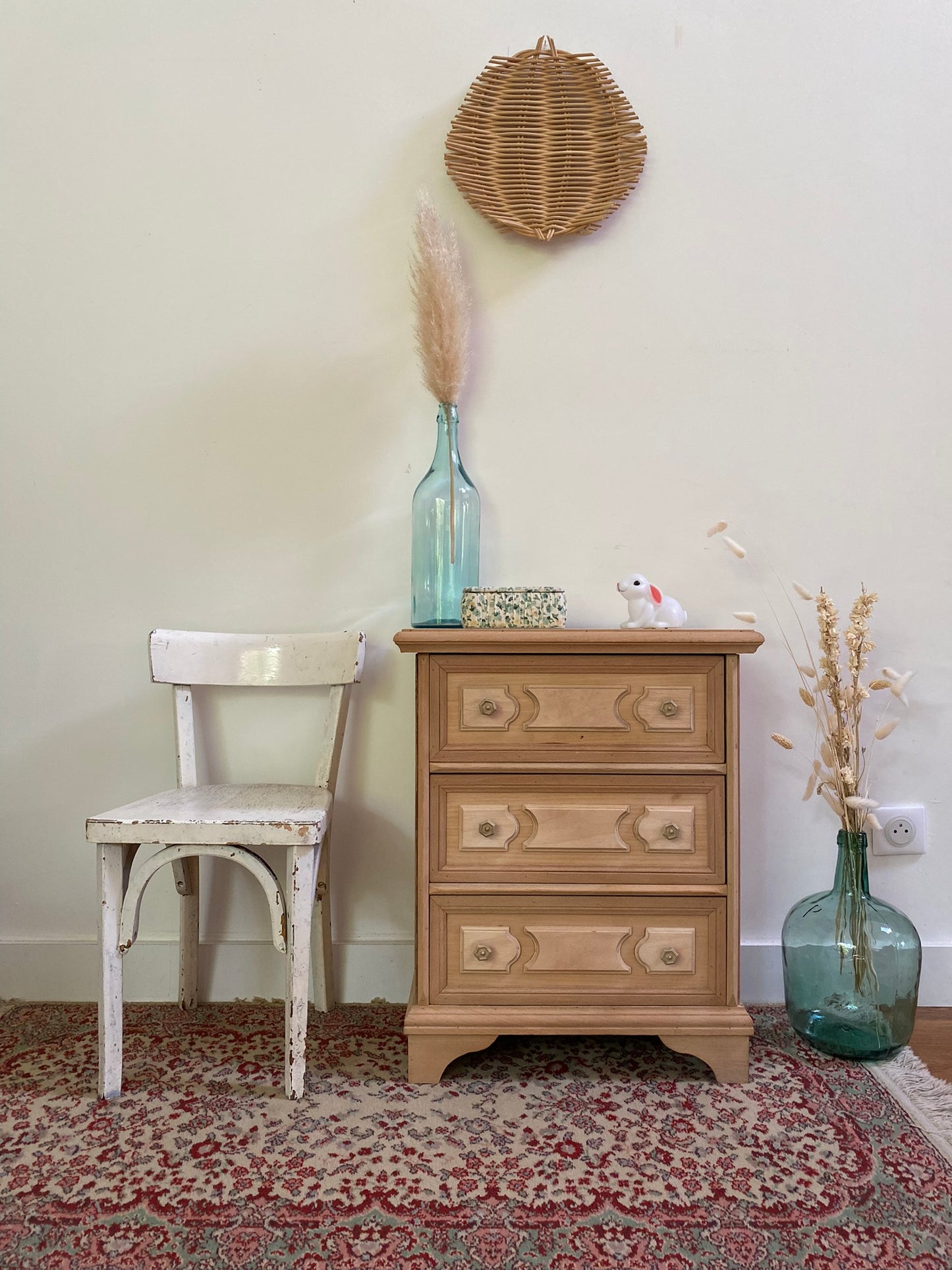 Petit chiffonnier à 3 tiroirs en bois ancien