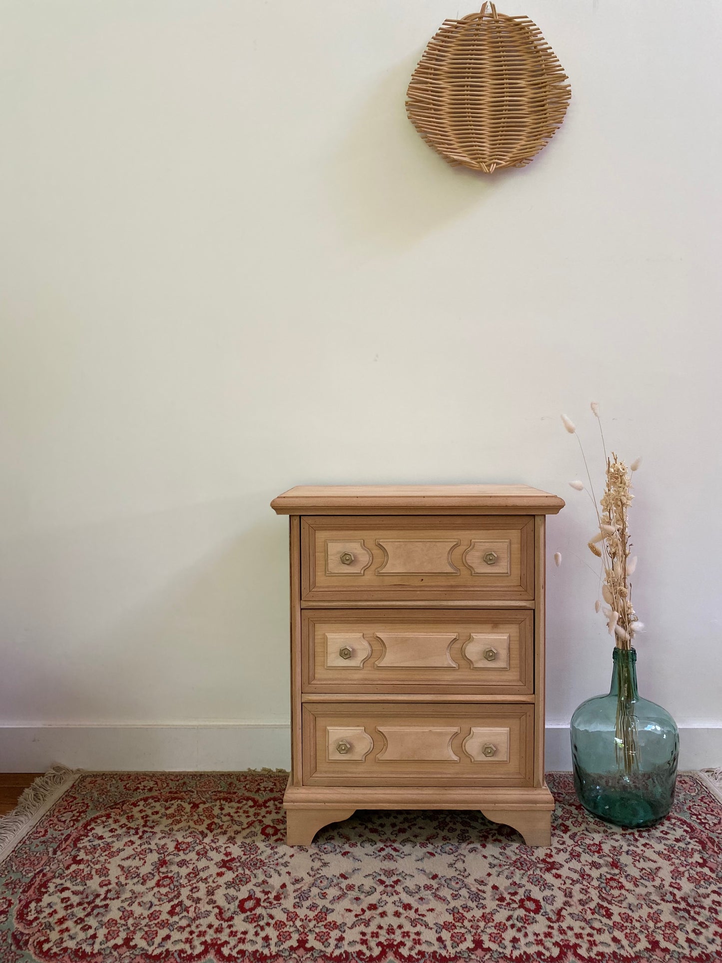 Petit chiffonnier à 3 tiroirs en bois ancien