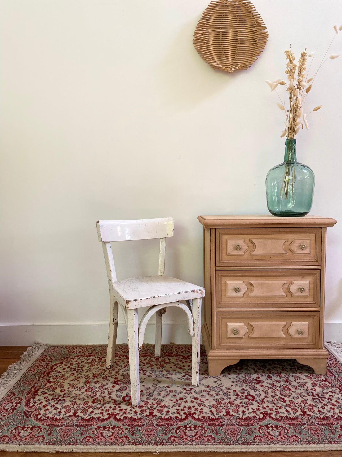Petit chiffonnier à 3 tiroirs en bois ancien