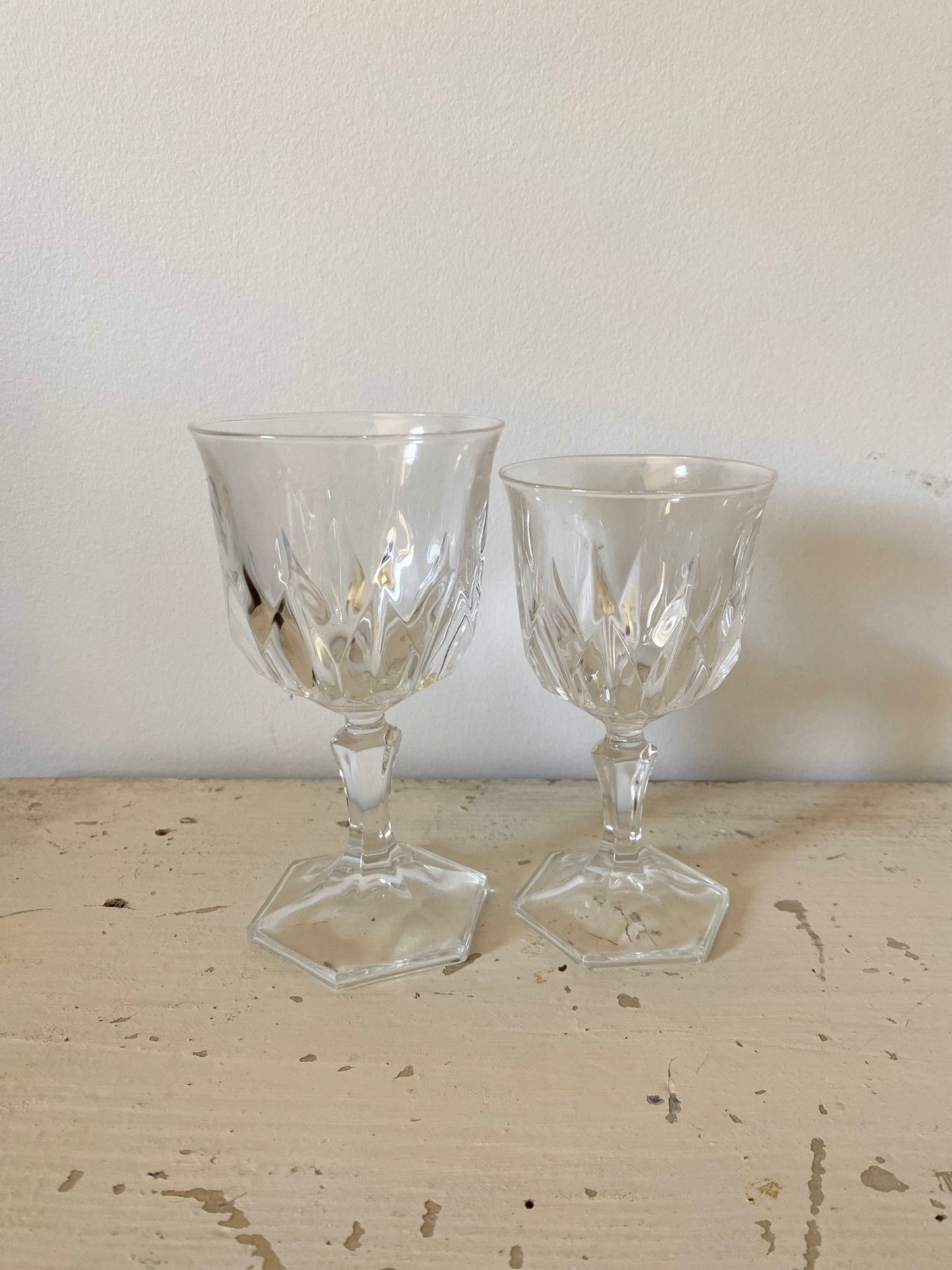 Service de 8 verres à pied en cristal ciselé