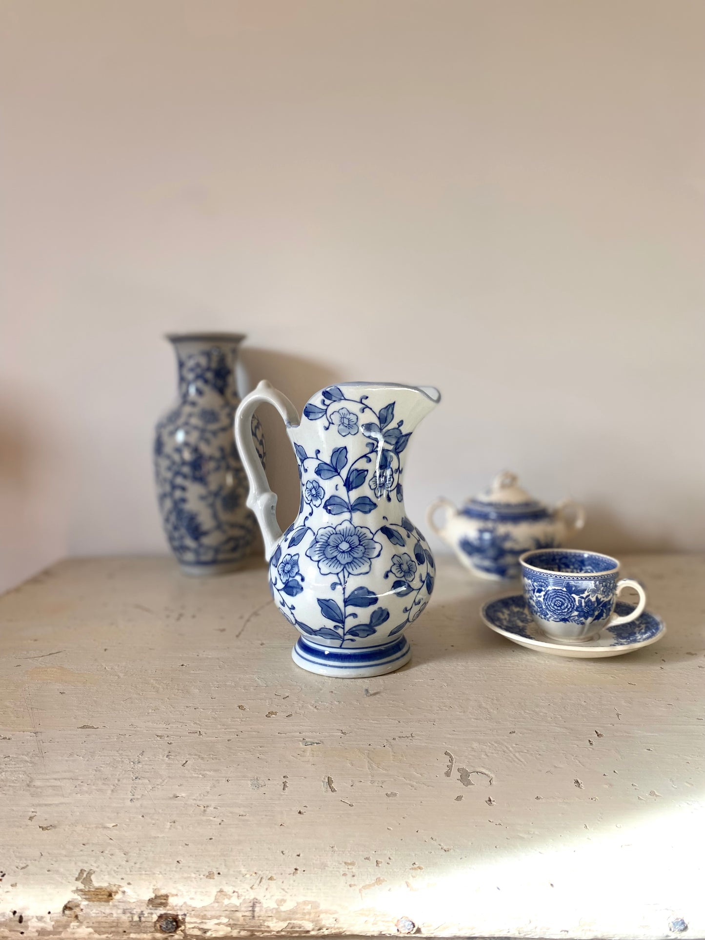 Petit pichet en porcelaine