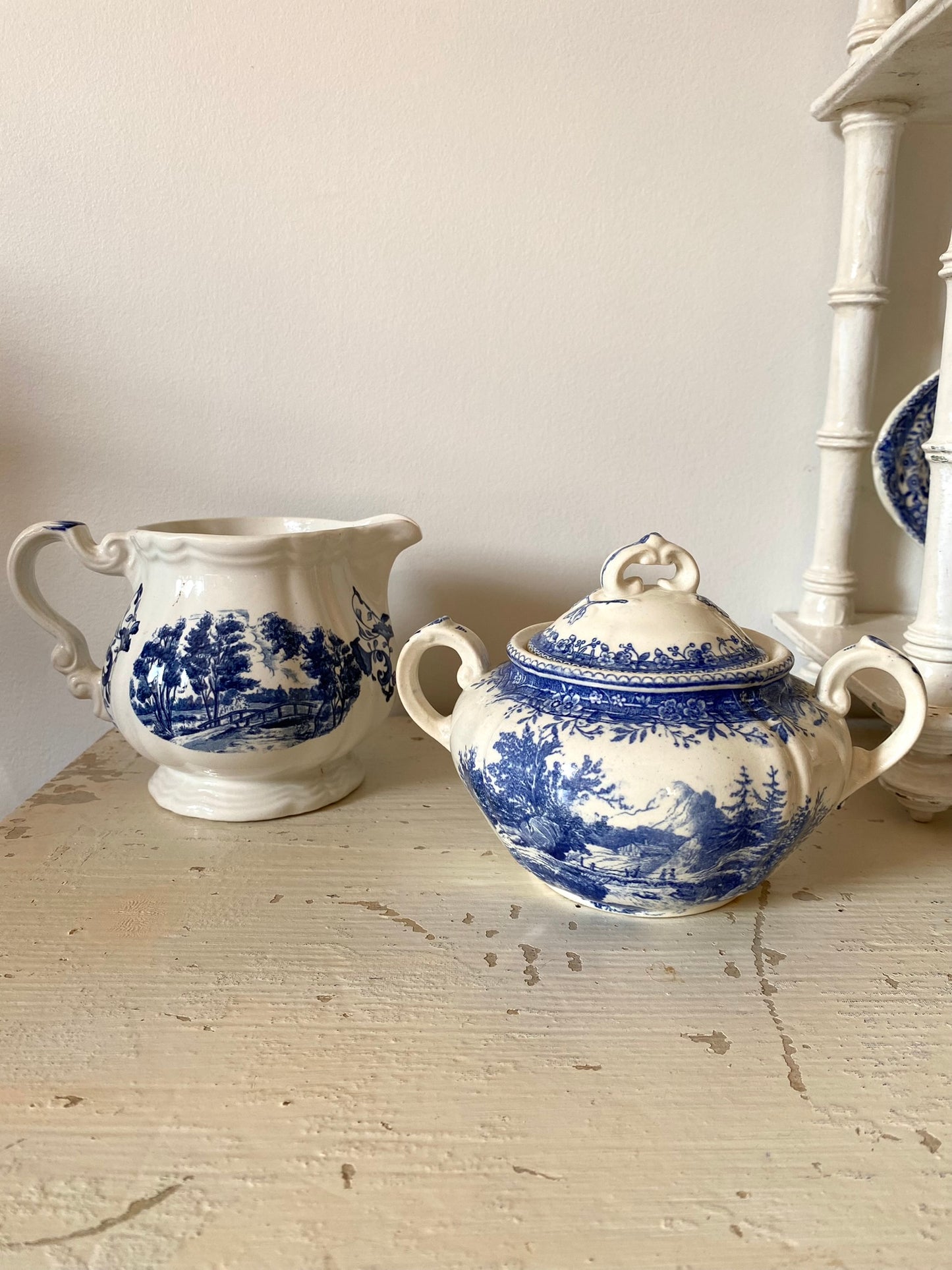 Service à café en porcelaine ancienne