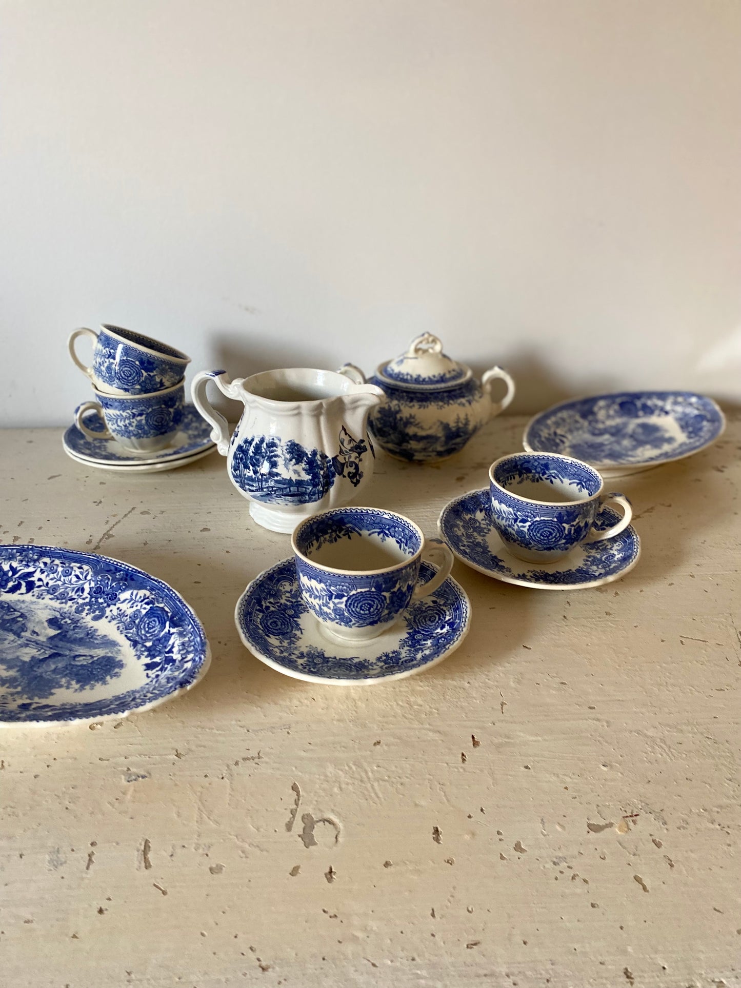 Service à café en porcelaine ancienne