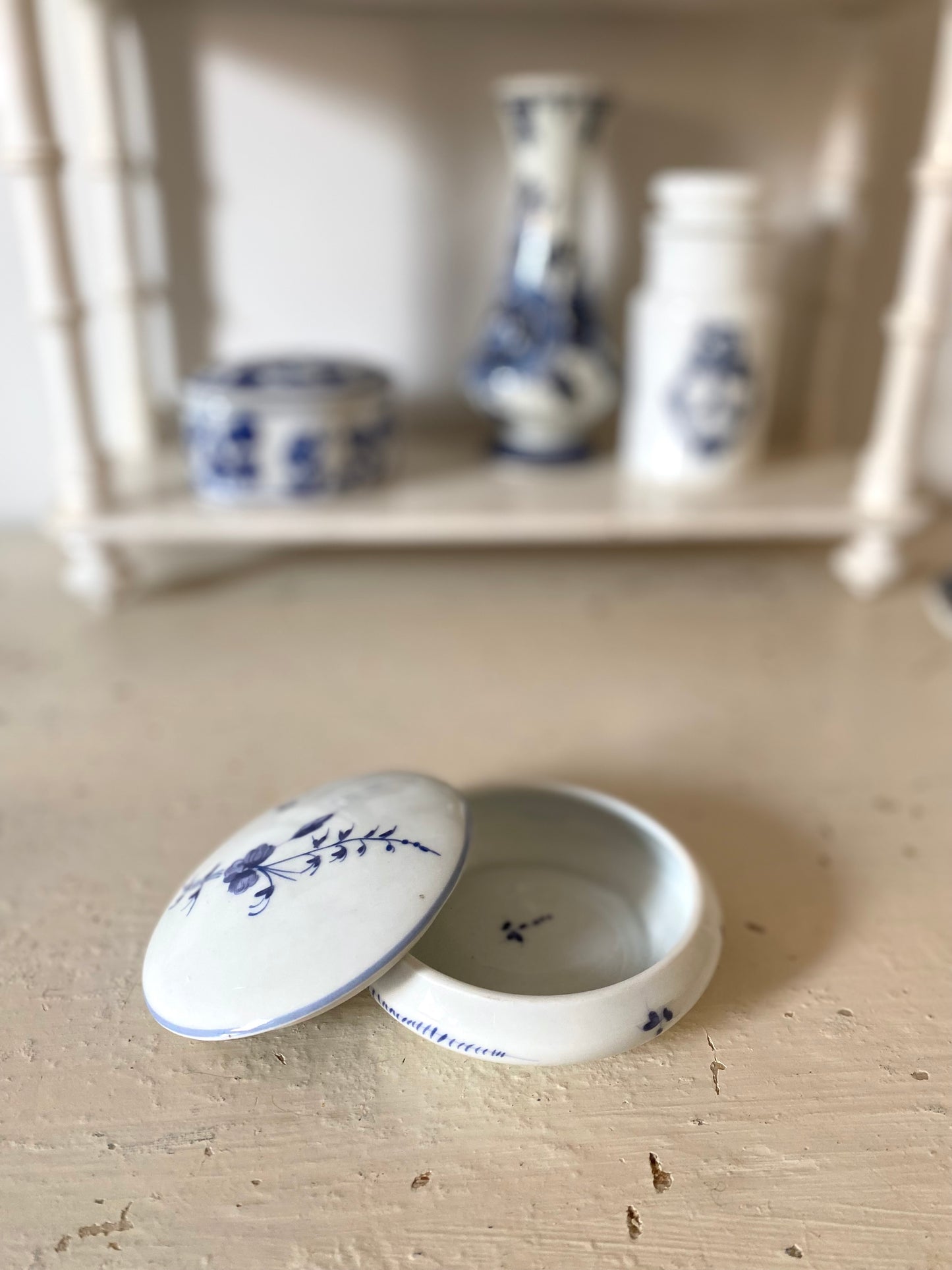Boîte à bijoux en porcelaine de Chantilly
