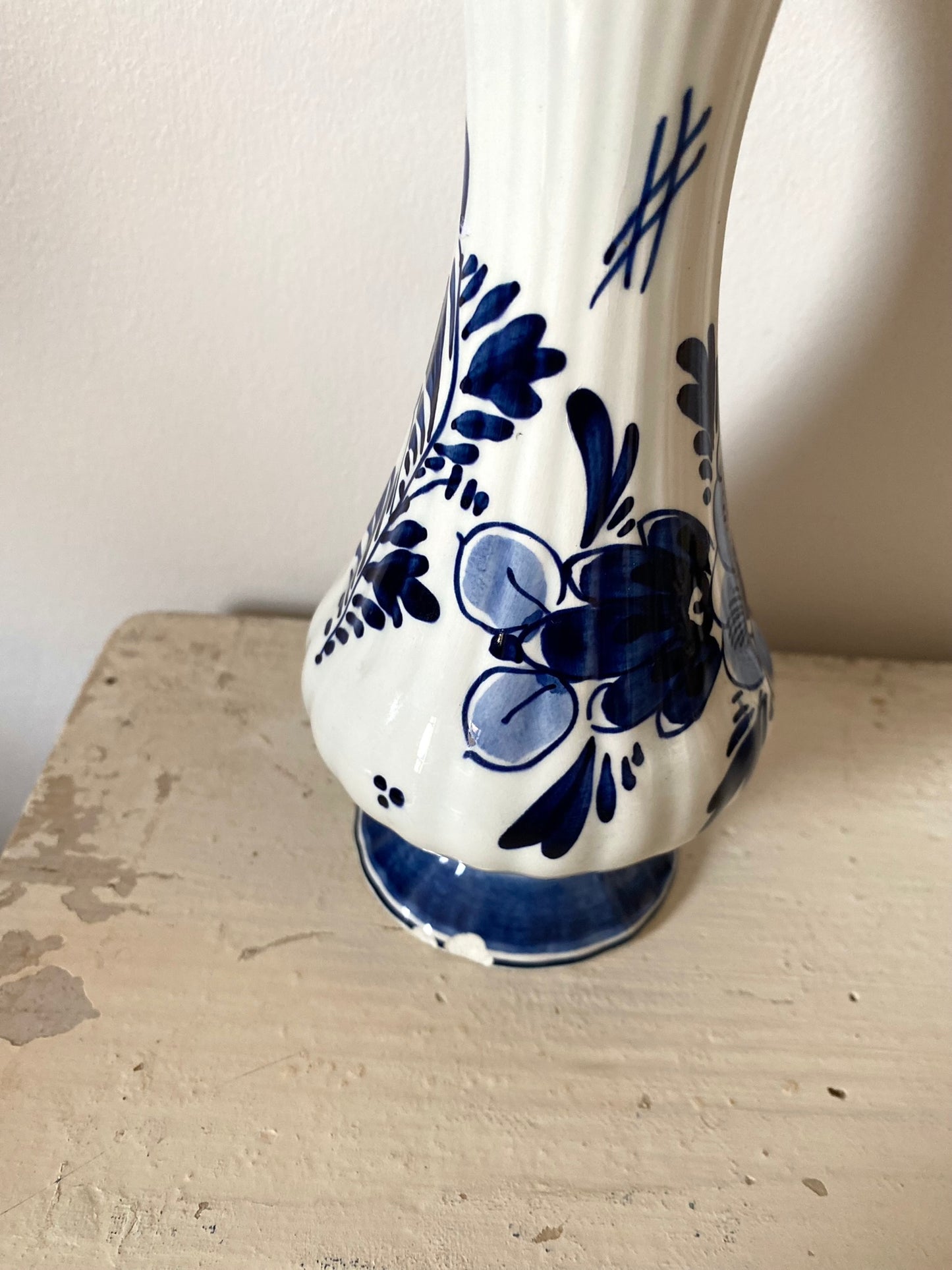 Vase soliflore en porcelaine de Delft